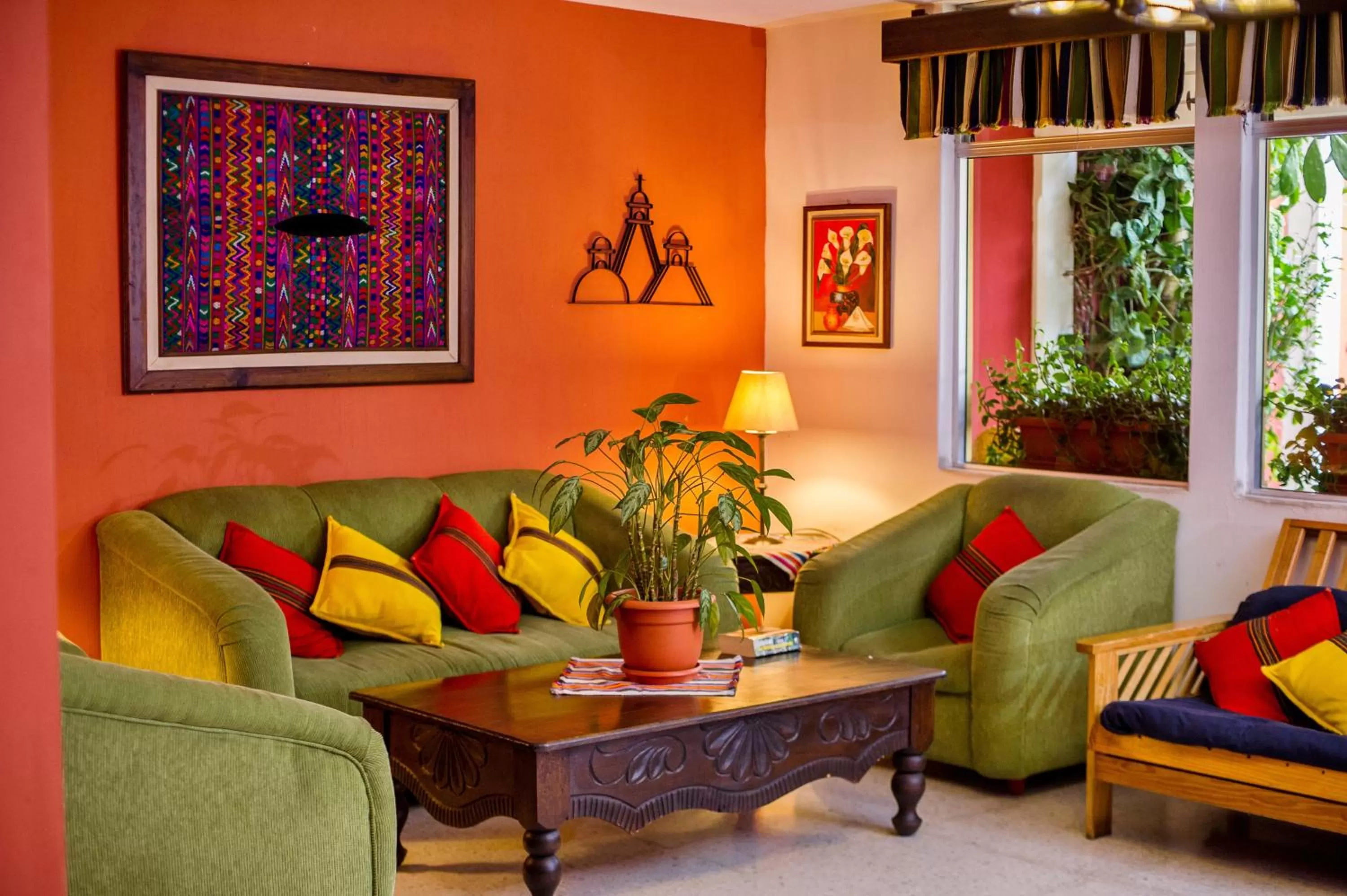 Communal lounge/ TV room in Hotel Casa Rustica by AHS