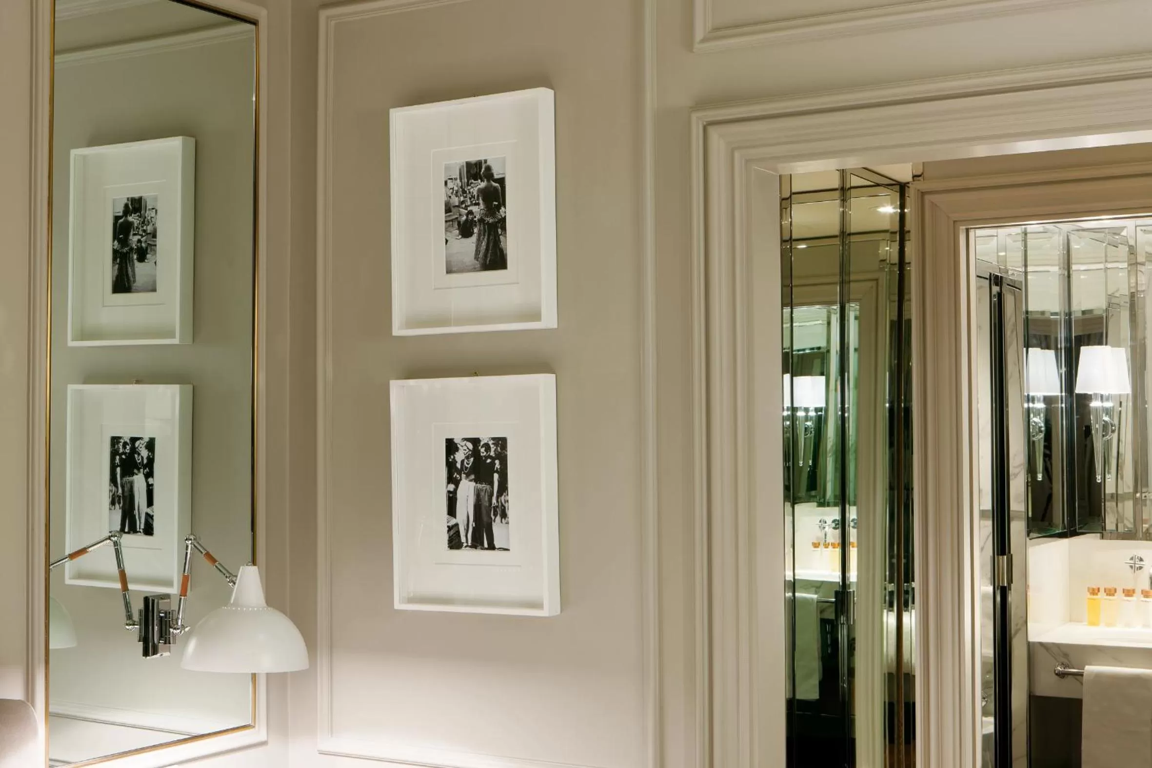 Decorative detail in Portrait Firenze - Lungarno Collection