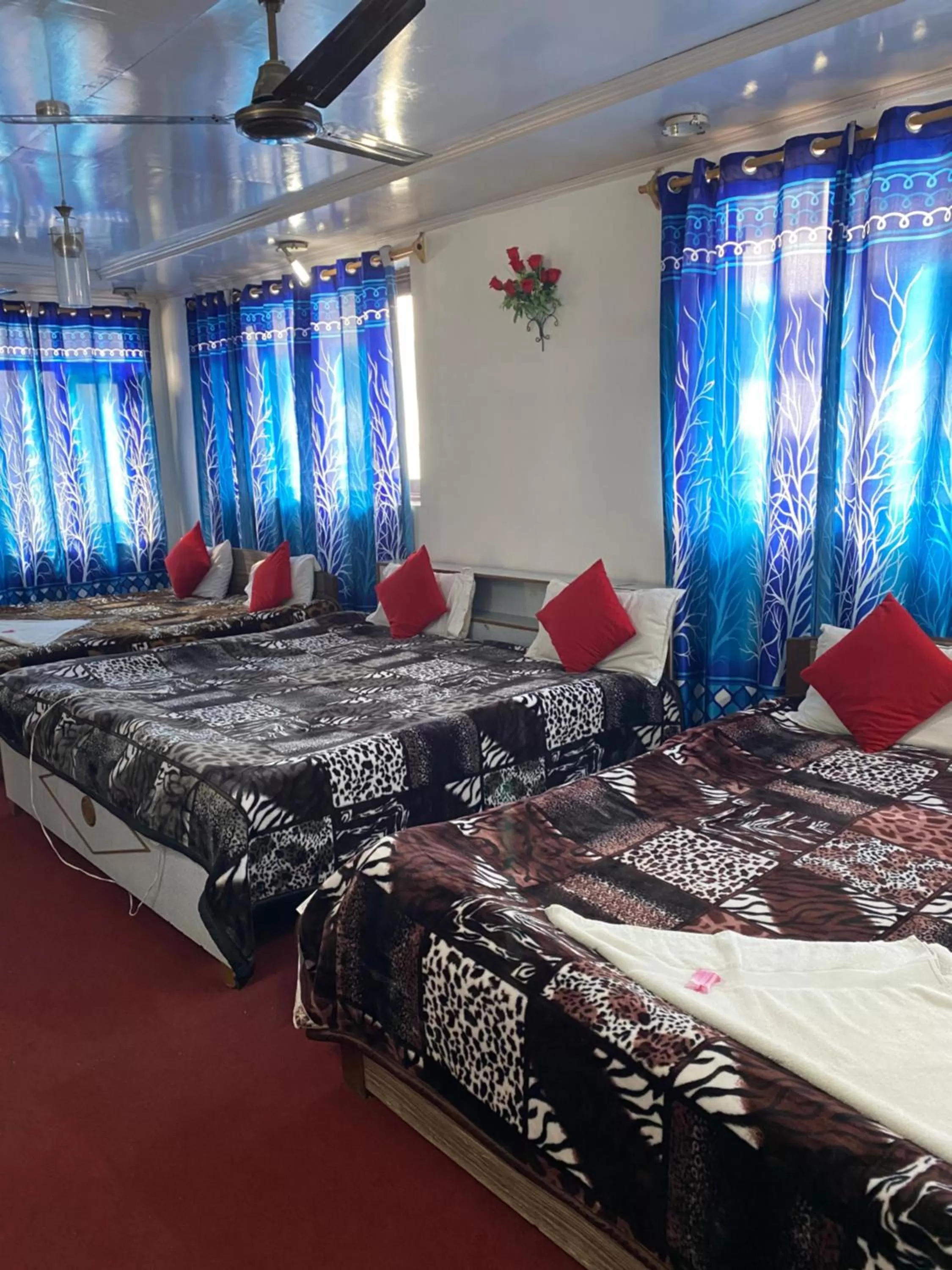 Bed in Hotel Young Mamta