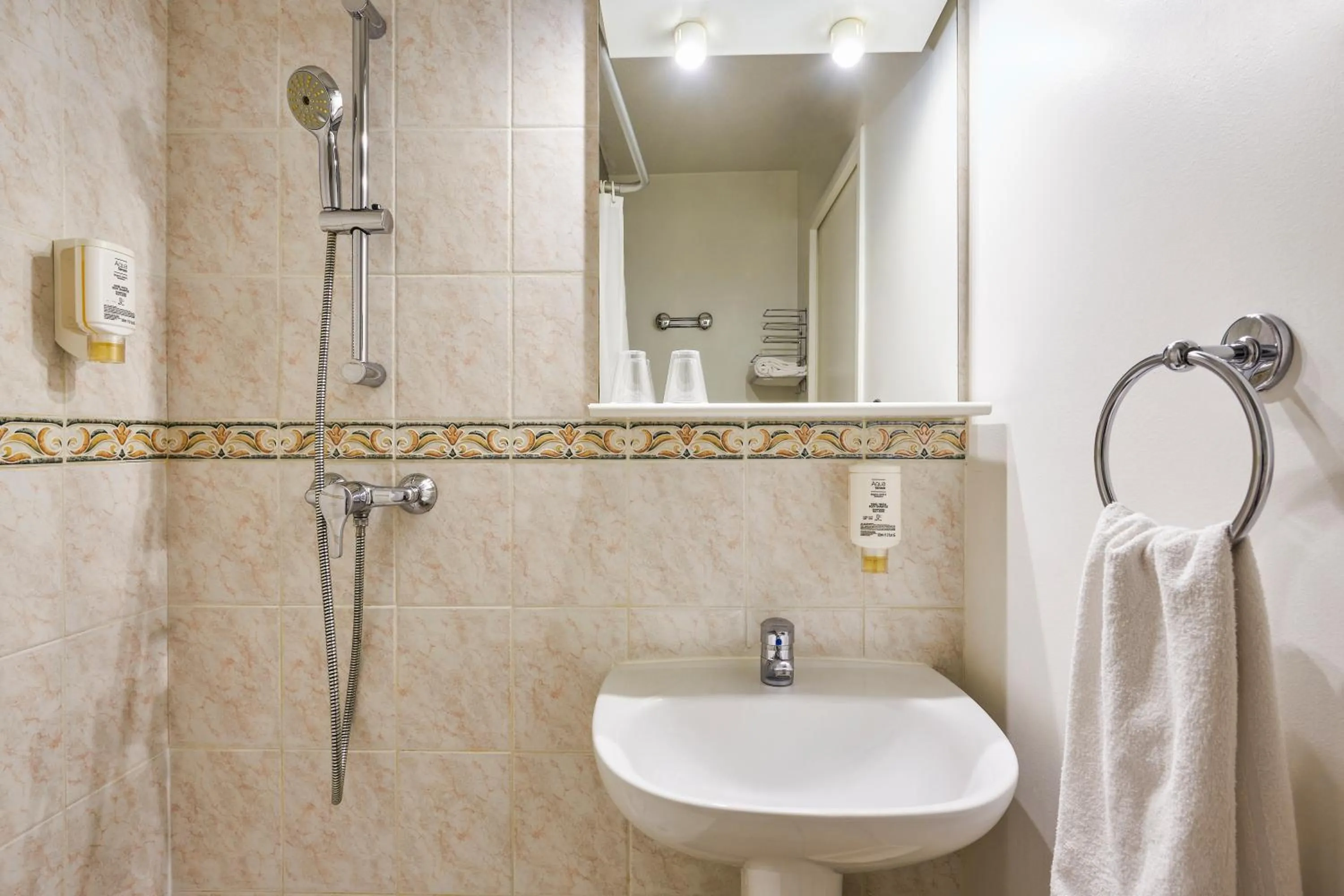Shower in Aparthotel Adagio Access Nice Garibaldi