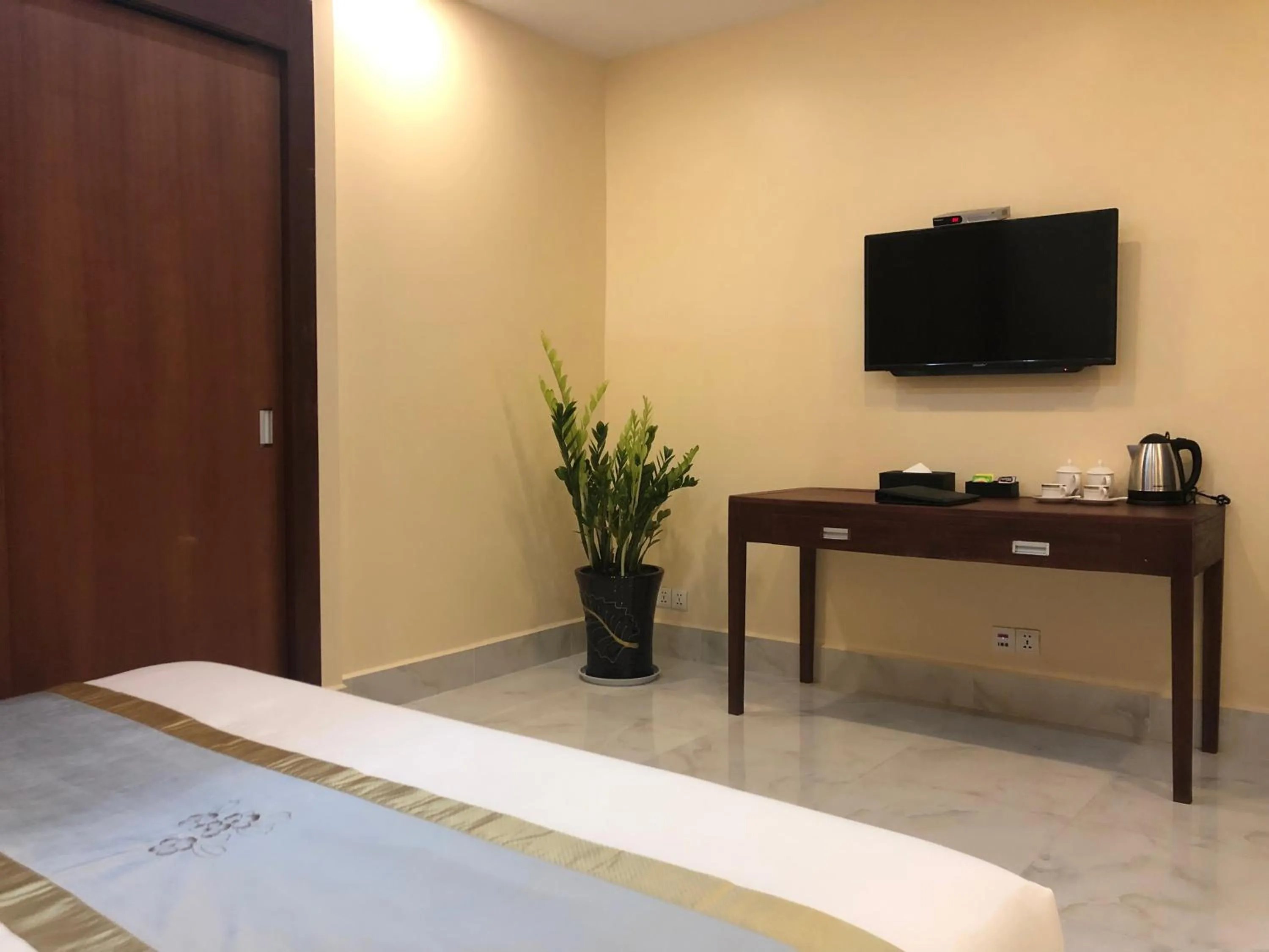 TV and multimedia, TV/Entertainment Center in A1 Hotel (Aite-1)