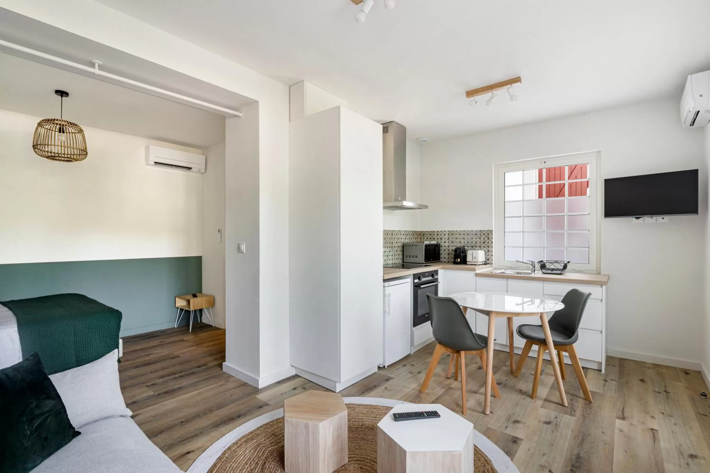 Kitchen or kitchenette in Résidence Ker Enia Meublés de Tourisme