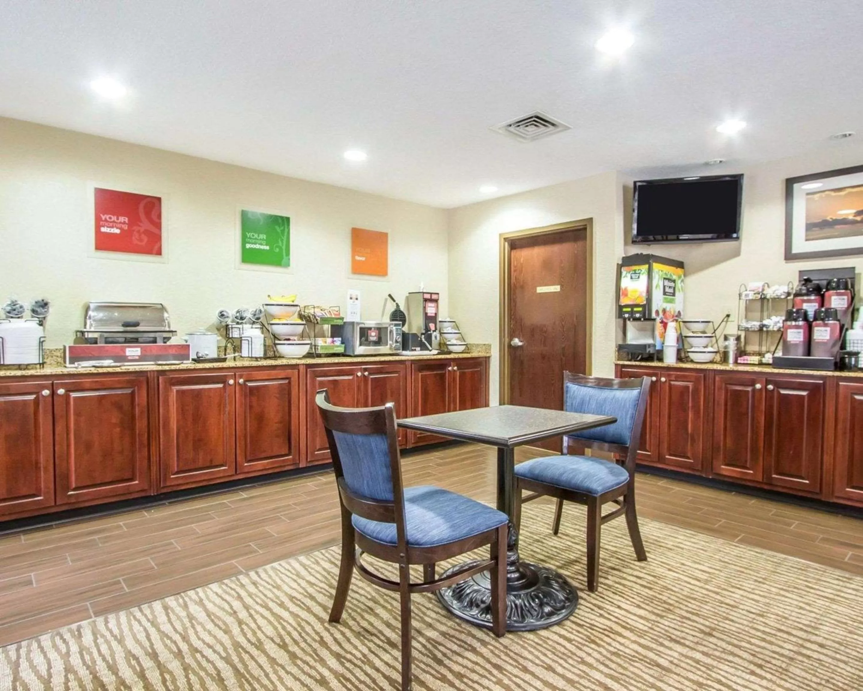 Restaurant/places to eat in Comfort Inn Poplar Bluff North