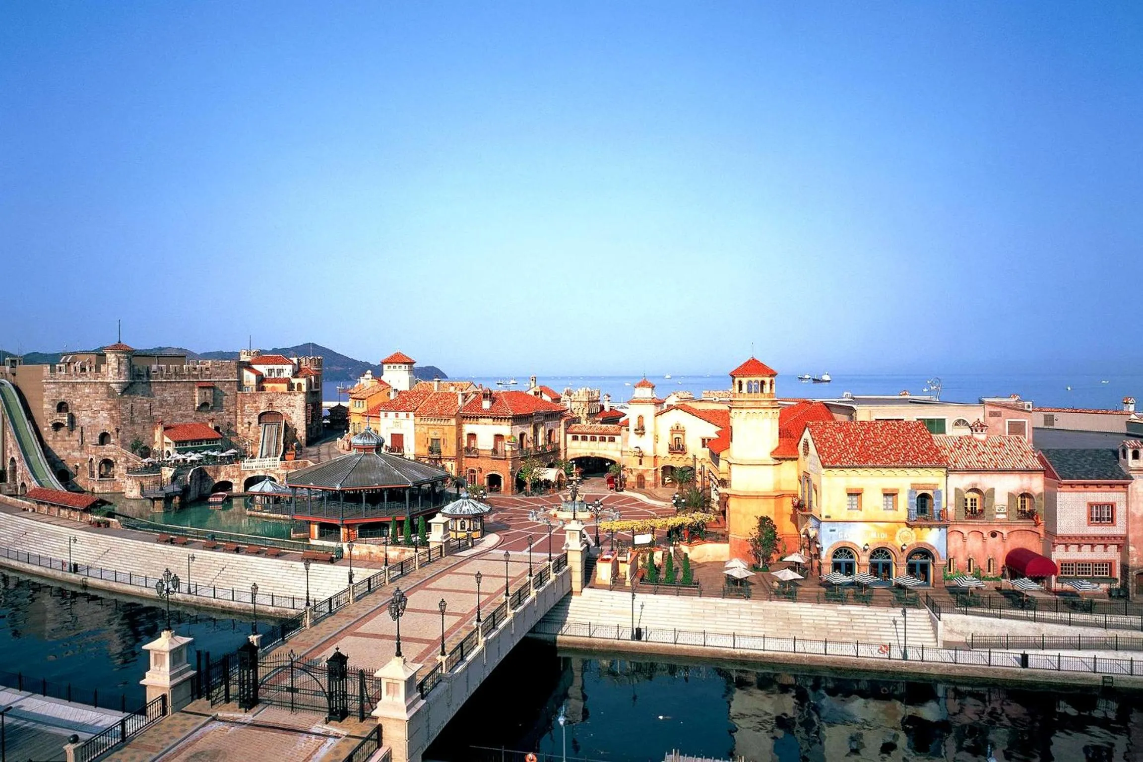 Nearby landmark in Wakayama Marina City Hotel