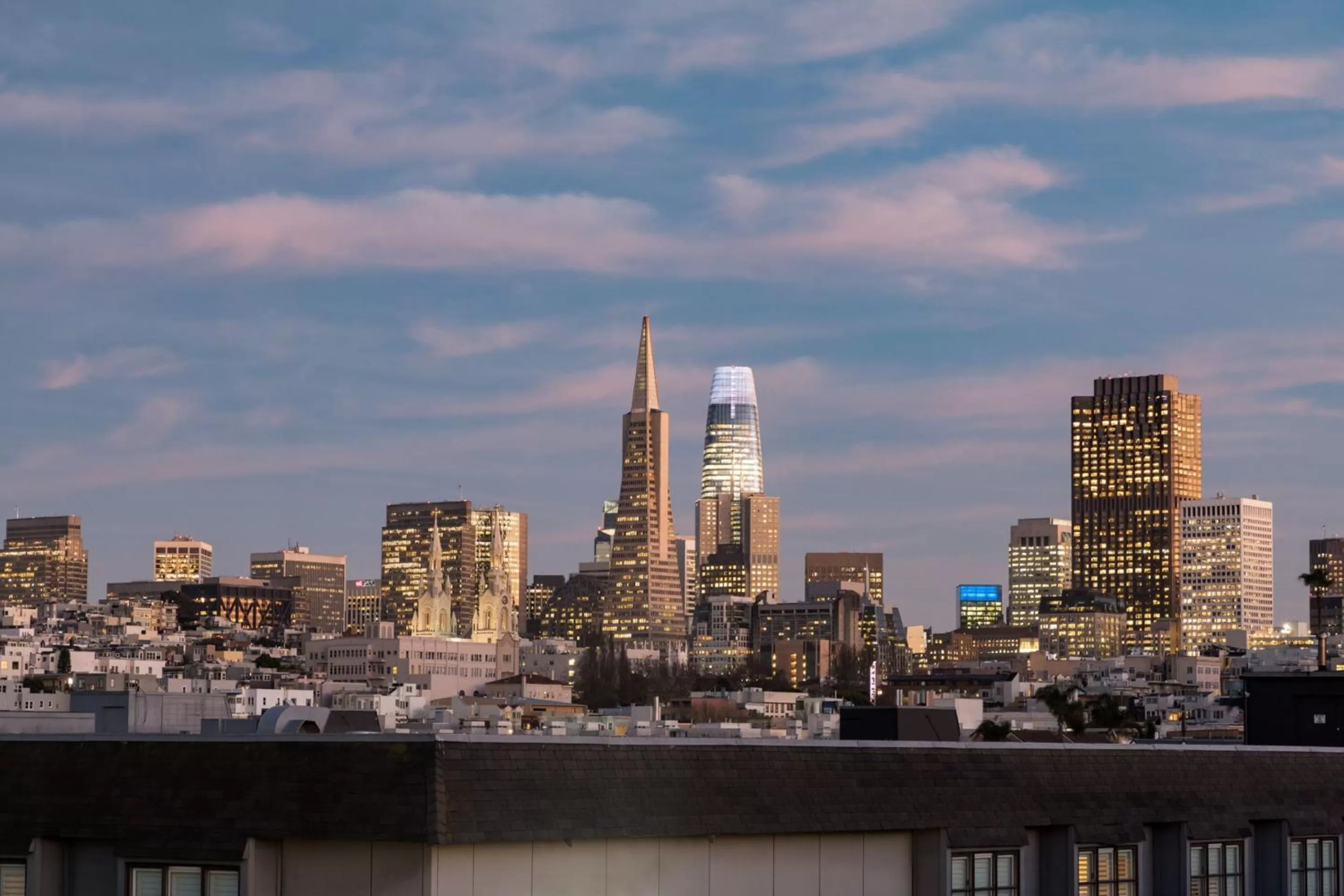 City view in Hotel Caza Fisherman's Wharf