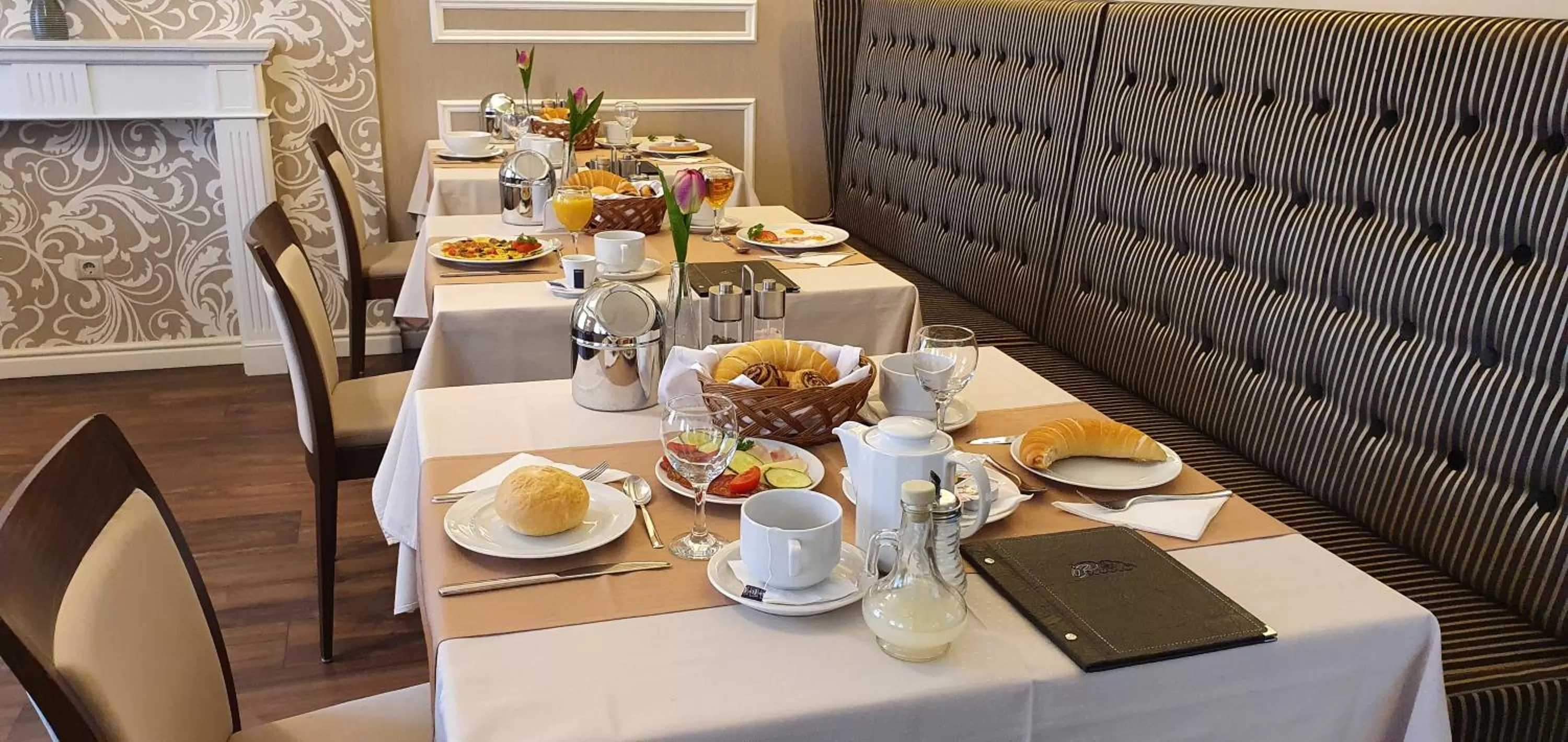 Breakfast in Piccolo Panzió Vendéglő Vinoteca