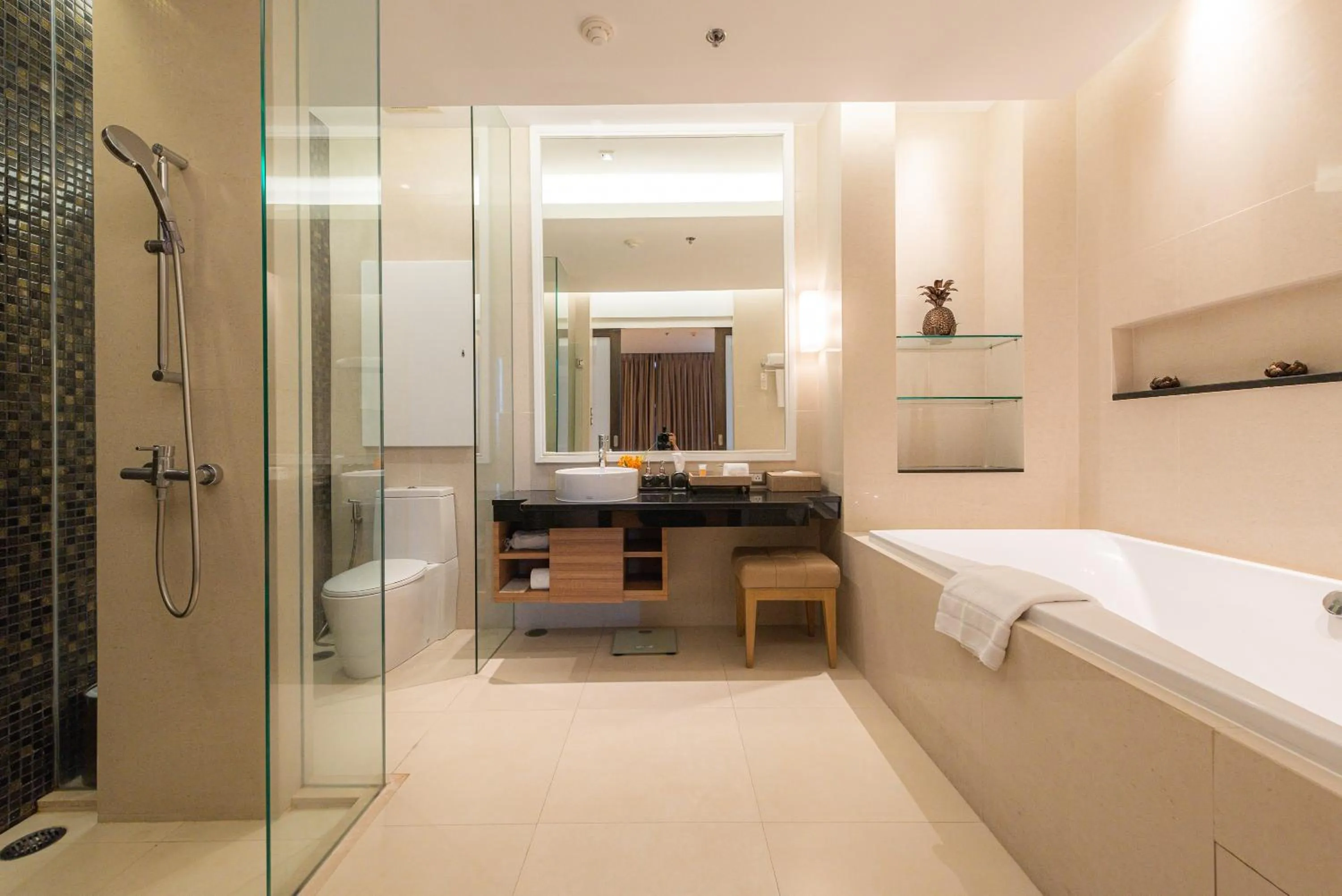 Bathroom in Summit Windmill Golf Suite Hotel at Suvarnabhumi
