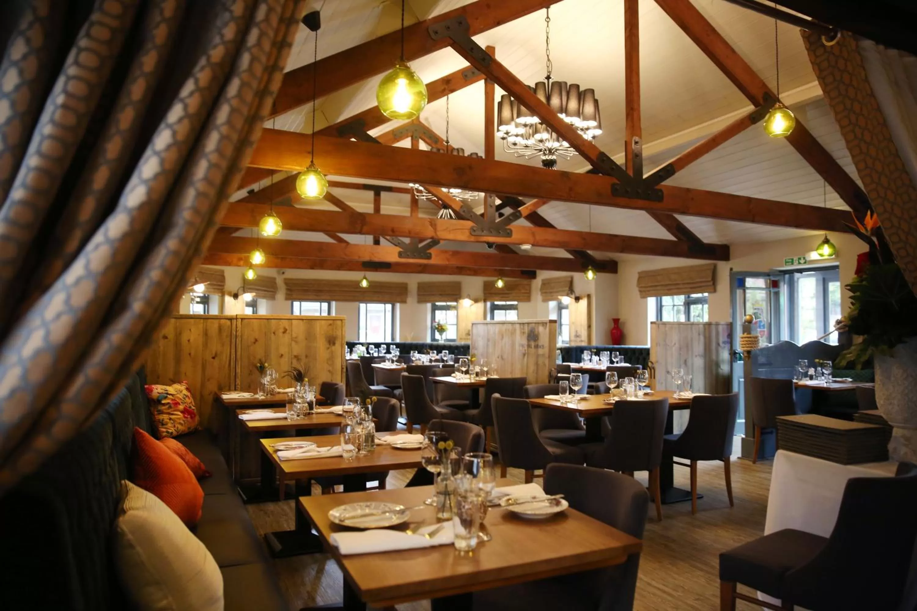 Restaurant/places to eat in The Royal Arms Hotel Room Only