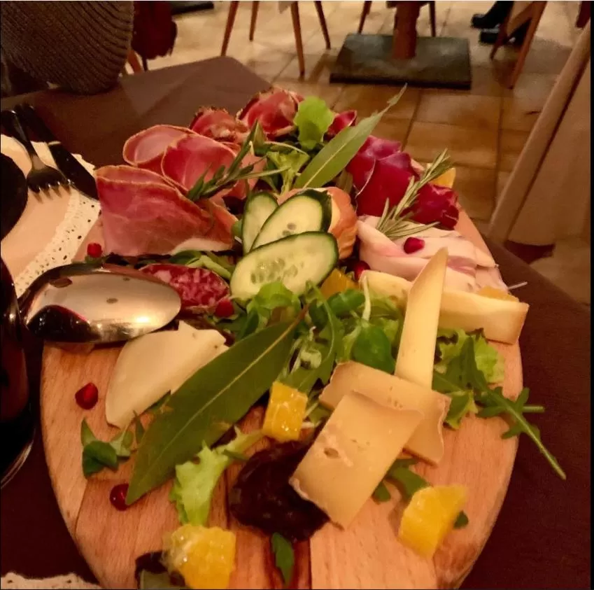 Dinner in Chalet Plan Gorret