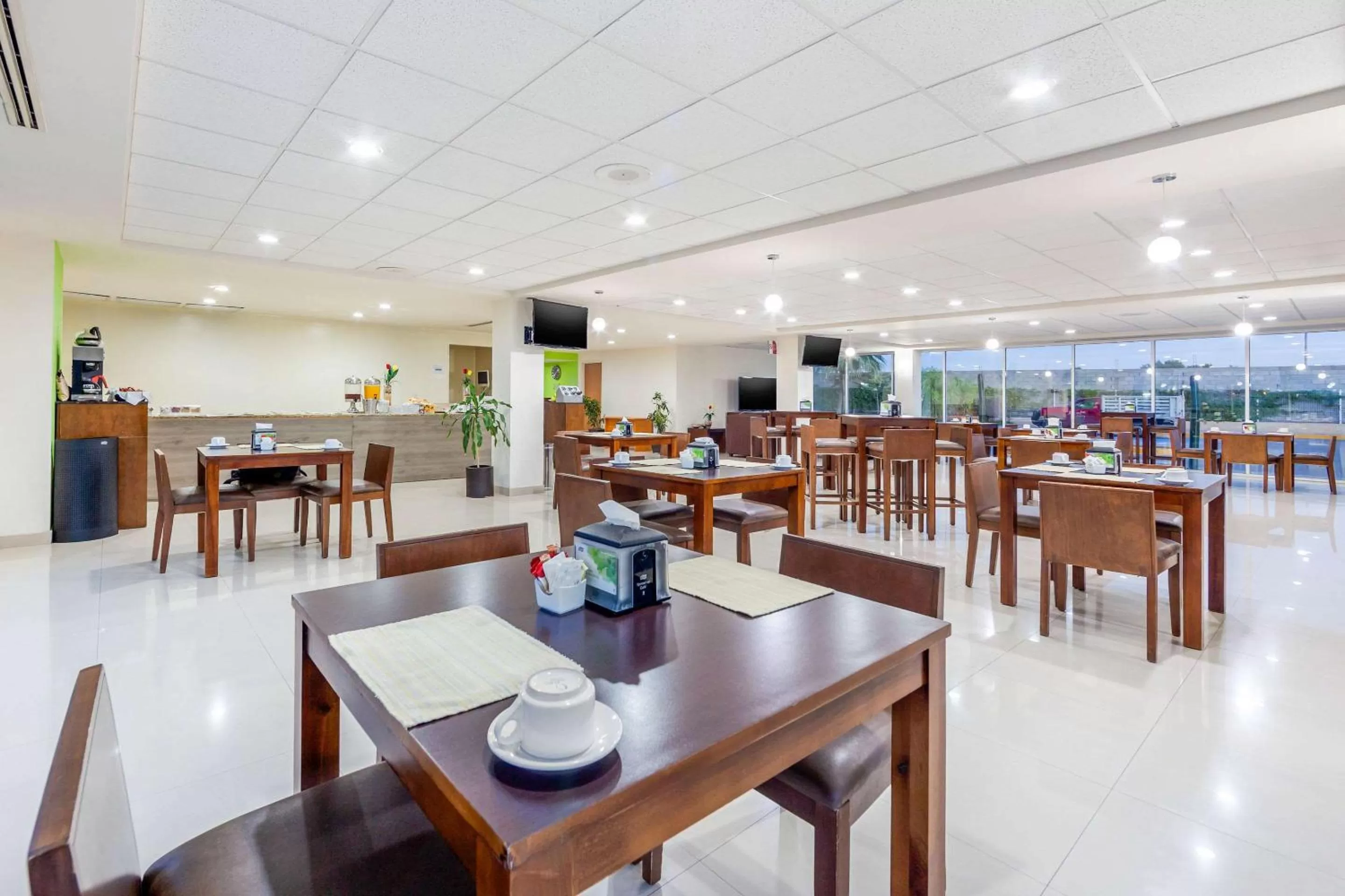 Restaurant/Places to Eat in Sleep Inn Torreon