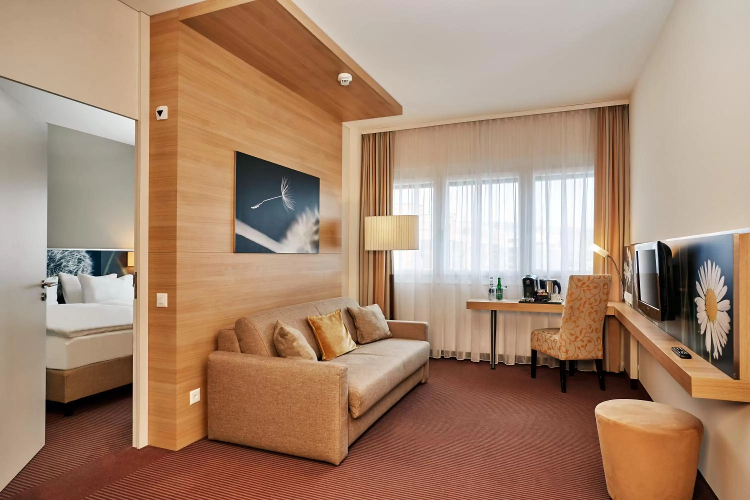 Living room in H+ Hotel Zürich