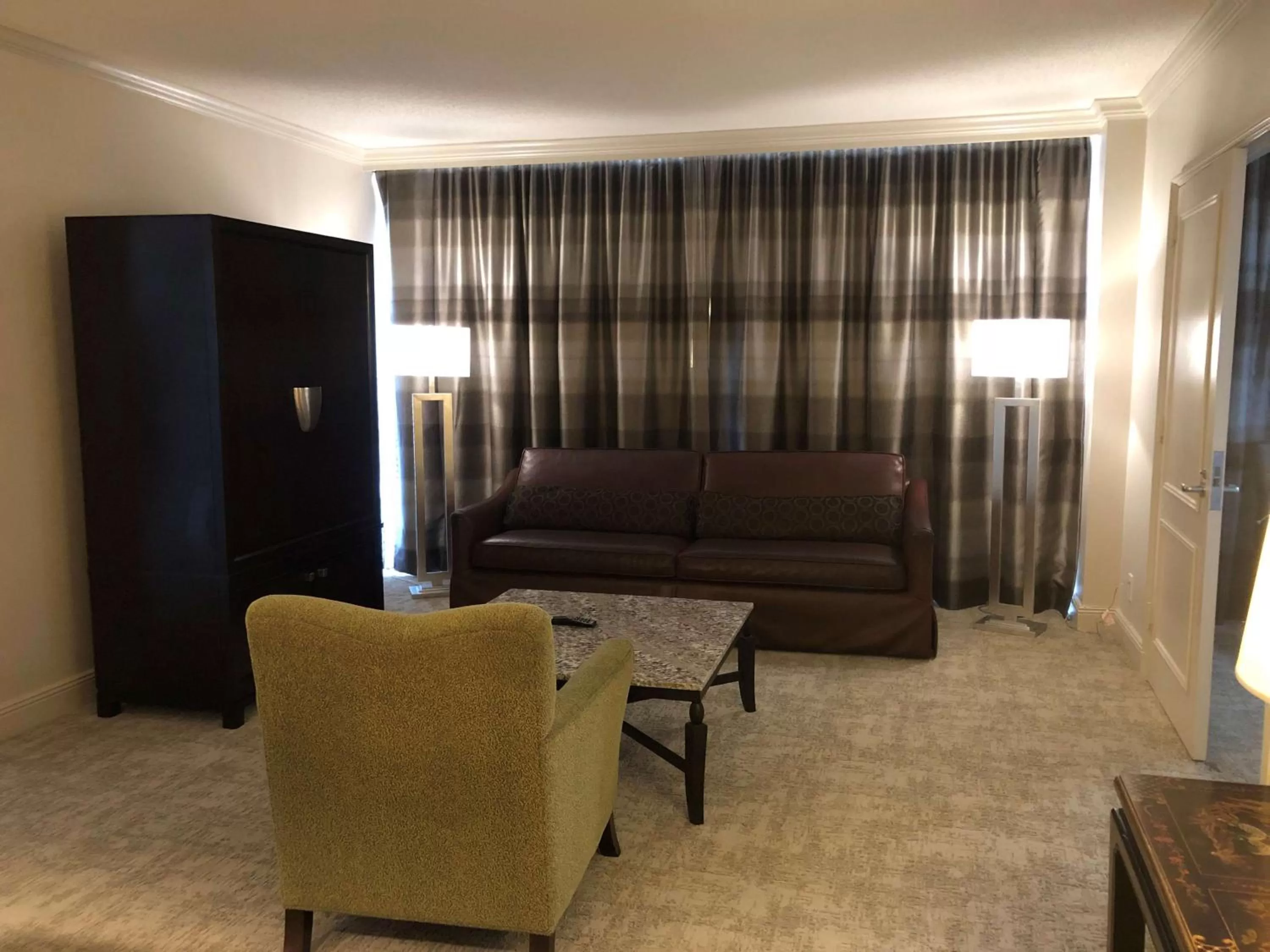 Living room in Hilton Houston Post Oak by the Galleria