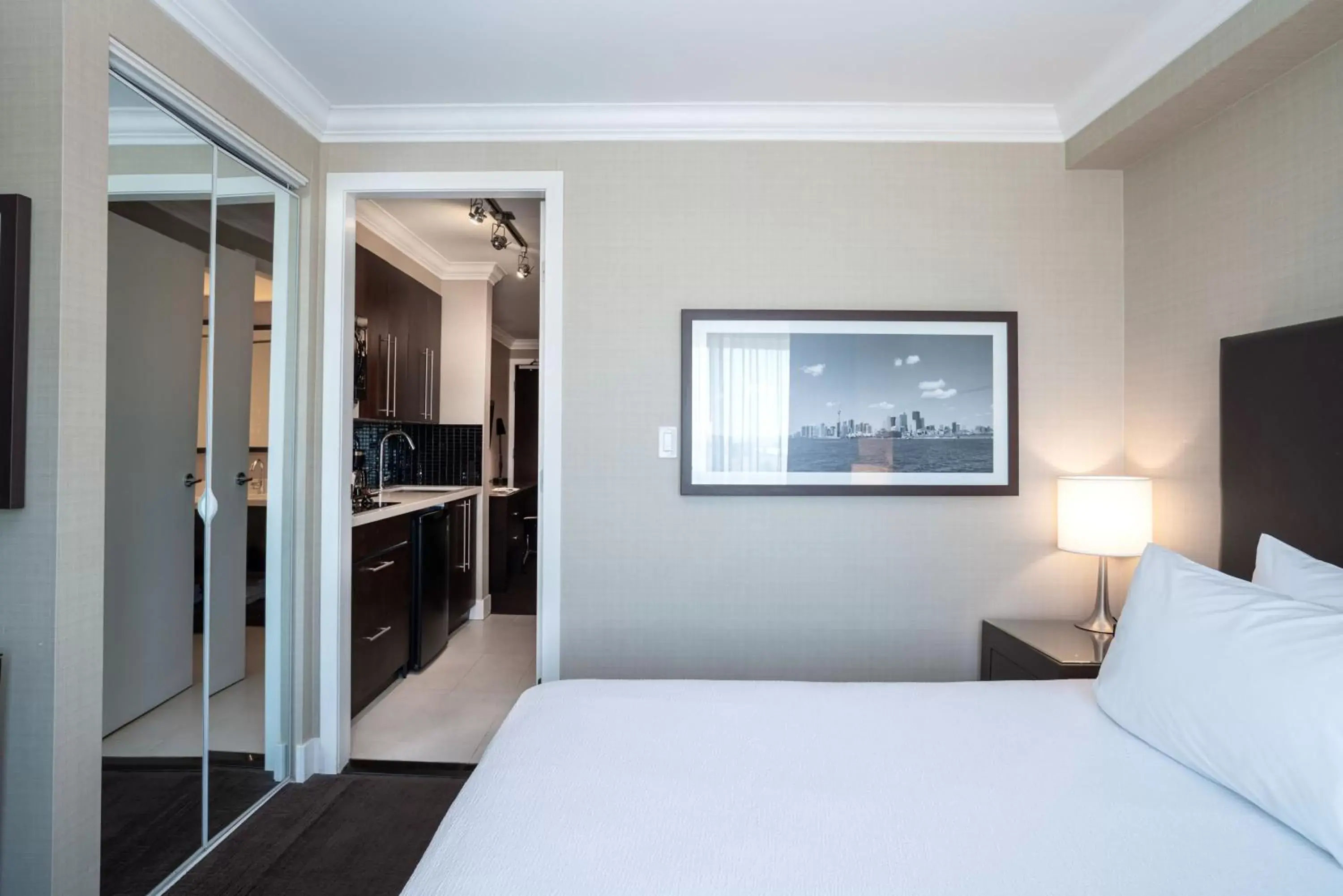 Standard Suite 1 King Bed, Kitchenette in Sandman Hotel Oakville Standard Suite 1 King Bed, Kitchenette in Sandman Hotel Oakville