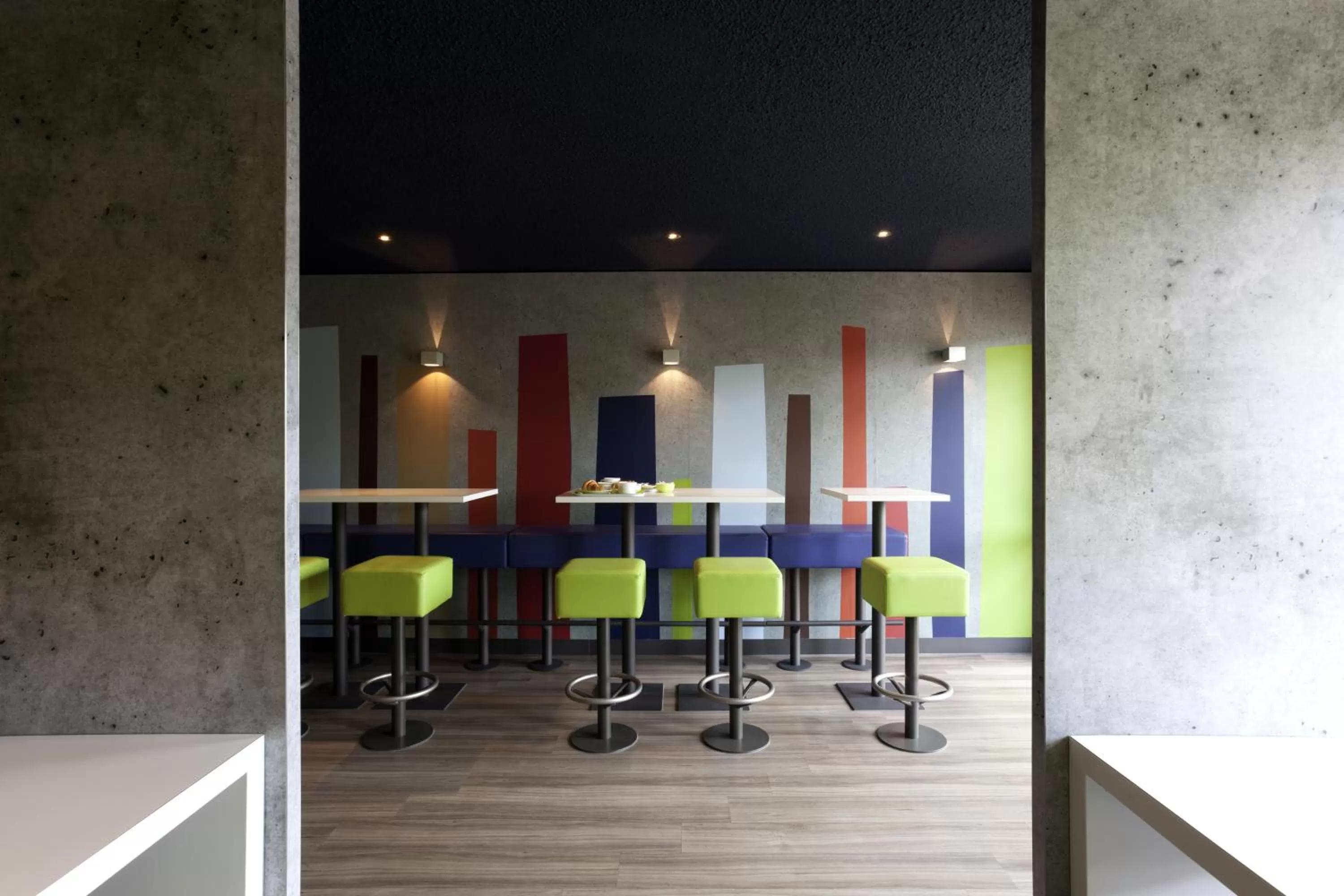 Restaurant/places to eat in IBIS Budget Tarbes