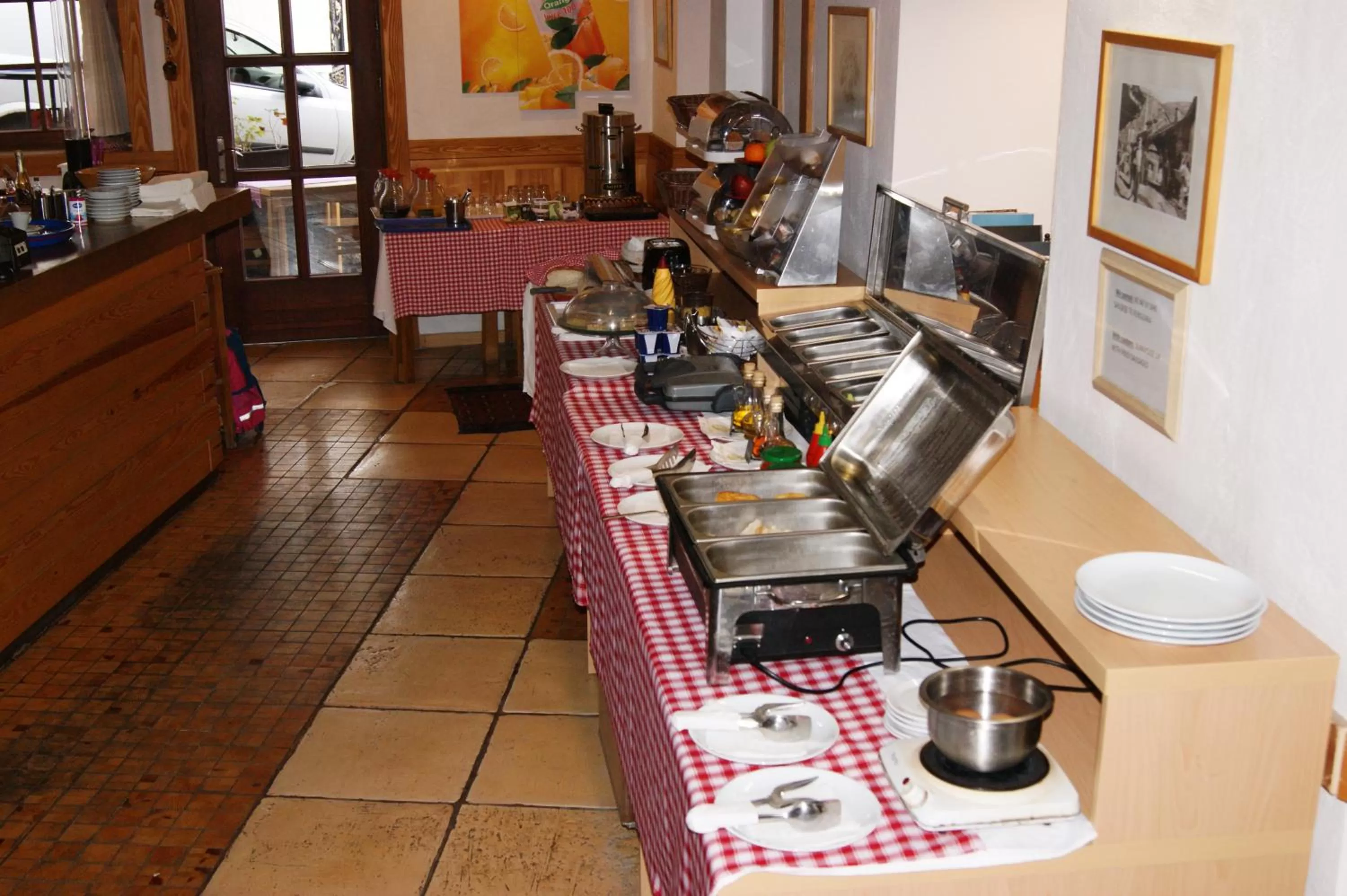 Buffet breakfast, Restaurant/Places to Eat in Hotel Prizreni