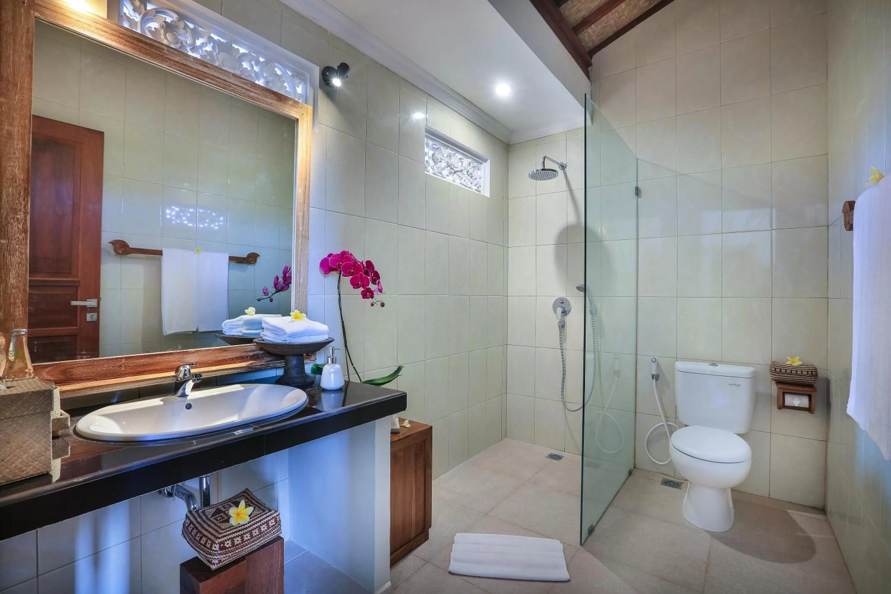 Shower in Nata Ubud