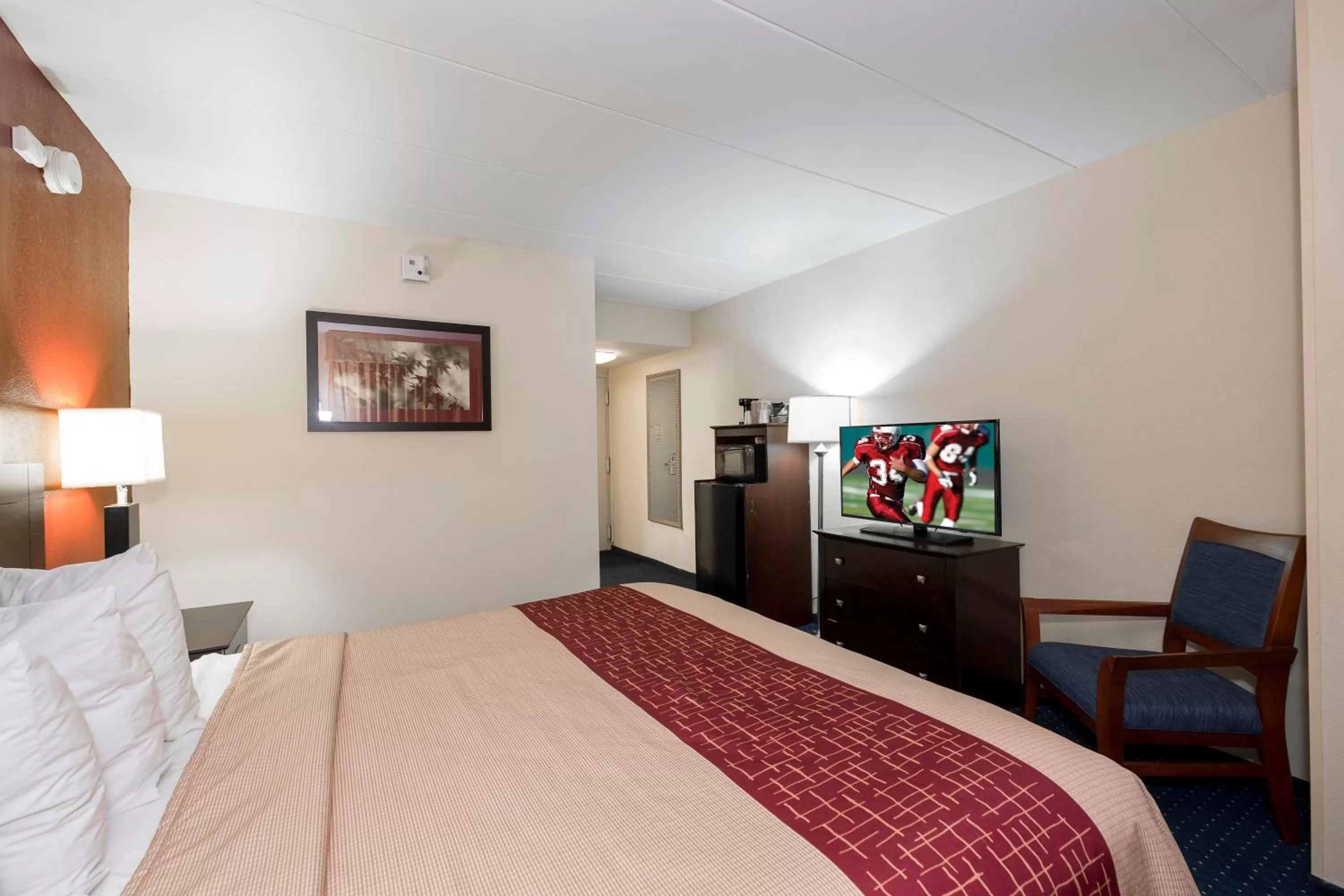 Bedroom, Bed in Red Roof Inn Annapolis