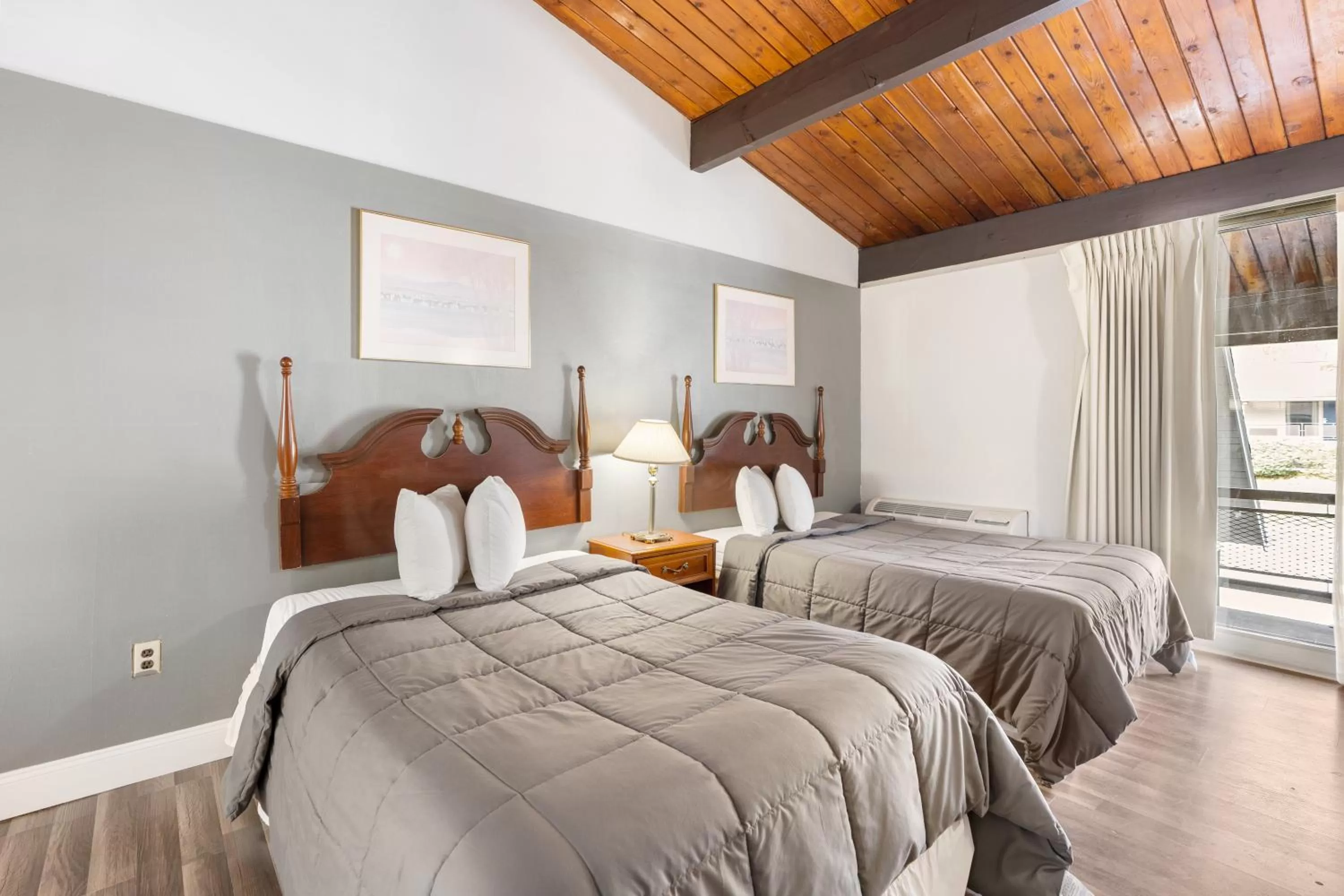 Bed in FairBridge Inn and Suites West Point