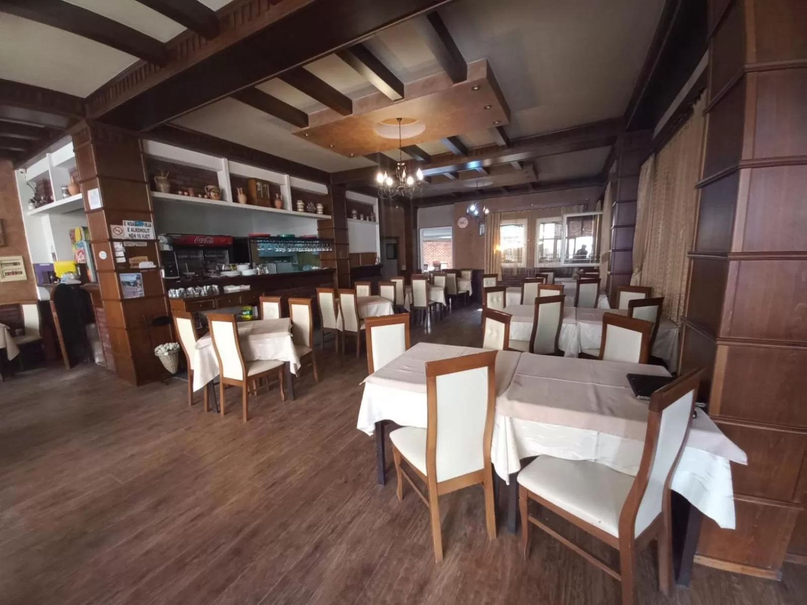 Restaurant/Places to Eat in Hotel Roma