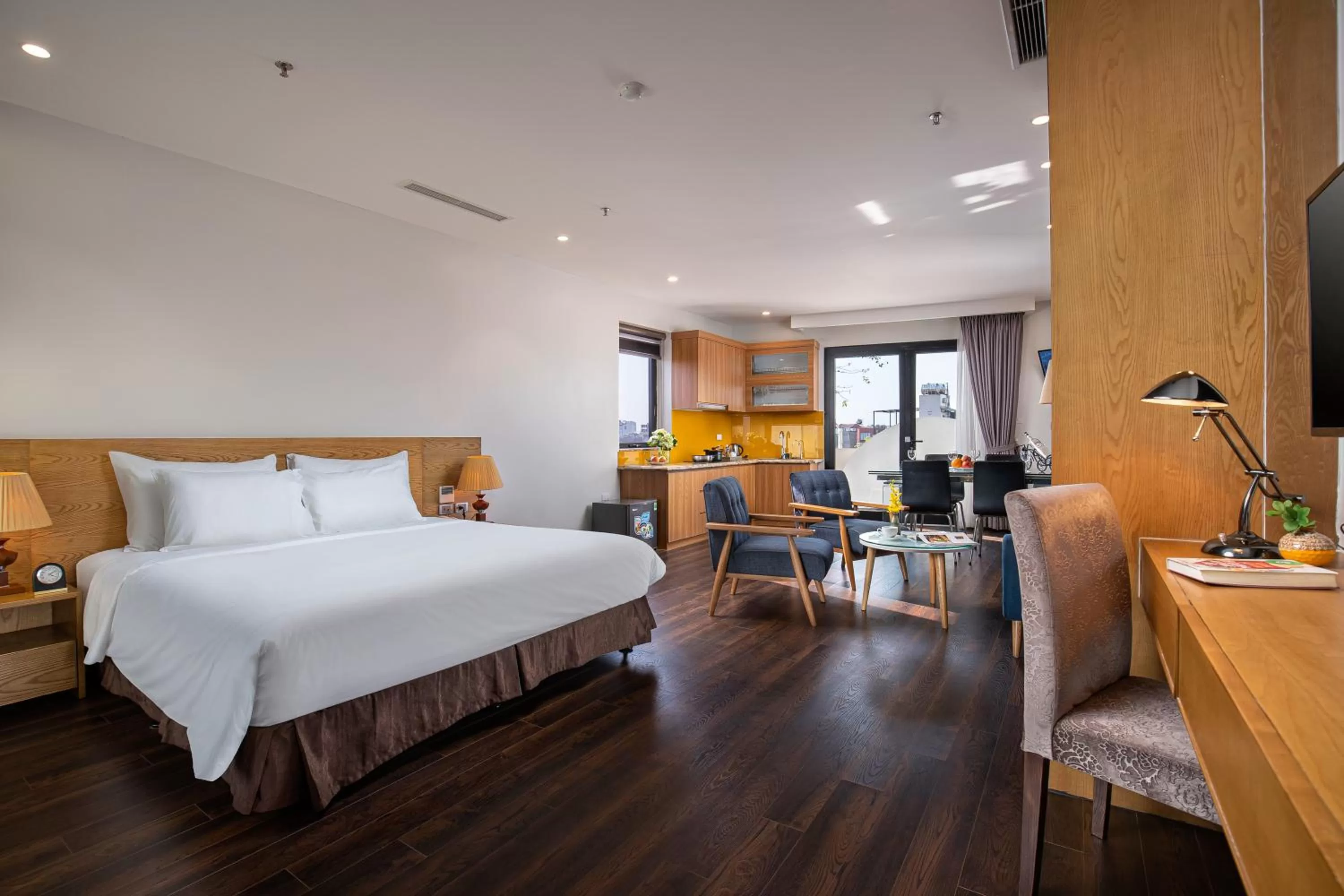 Property building, Bed in Hanoi Paon Hotel Spa & Sky Bar