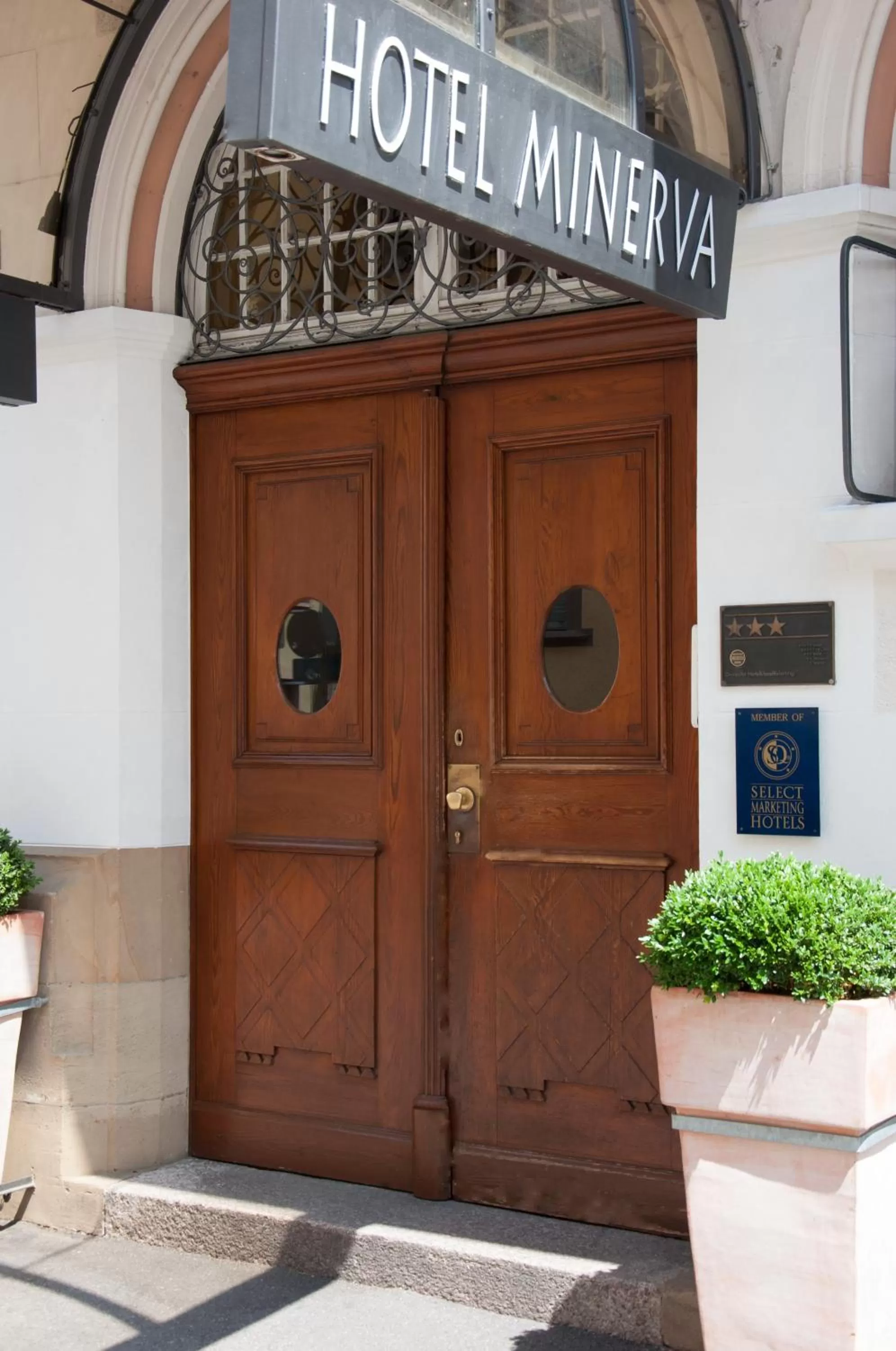 Facade/entrance in Hotel Minerva