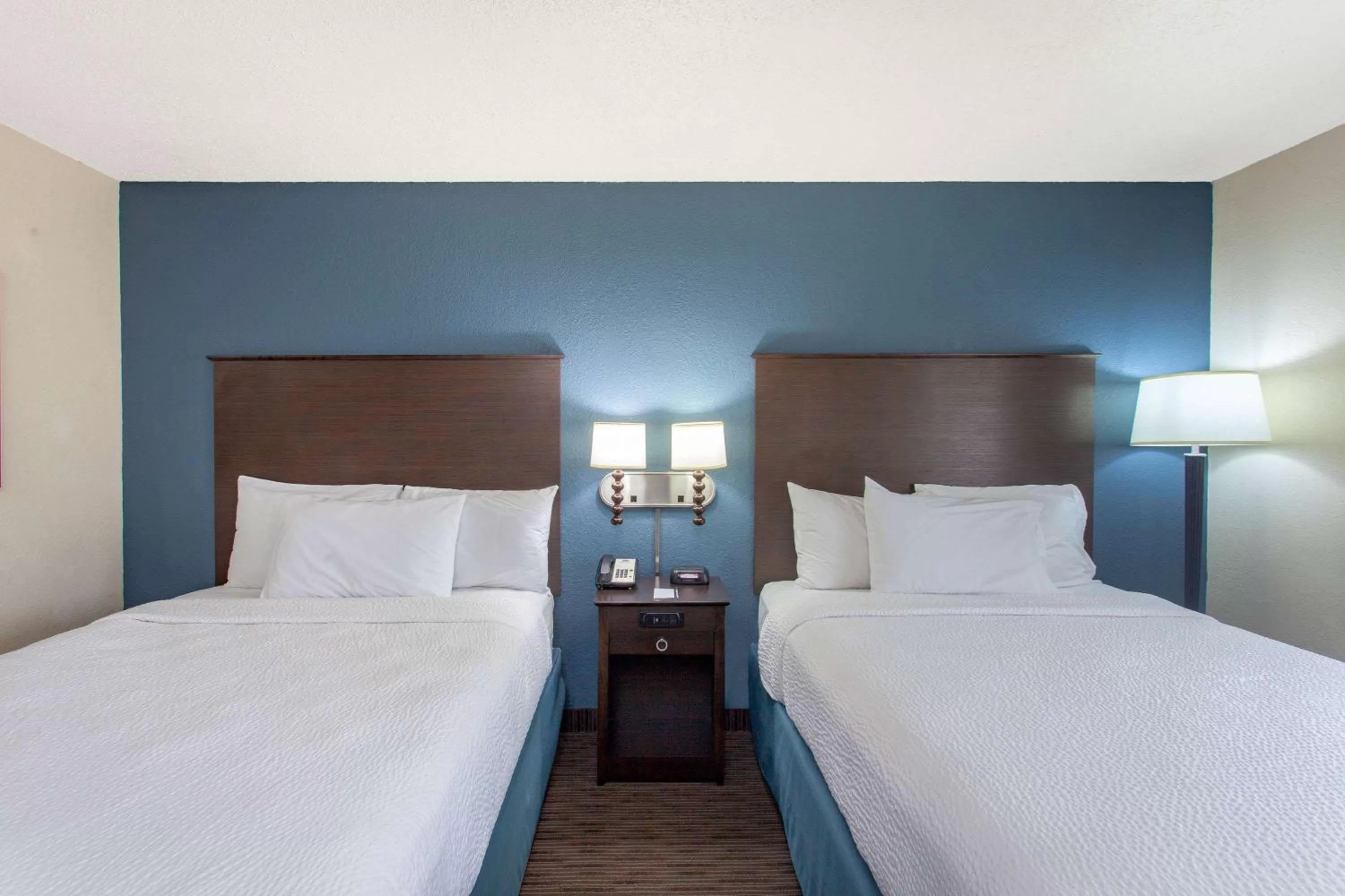 Photo of the whole room, Bed in AmericInn by Wyndham Mankato Event Center near MSU