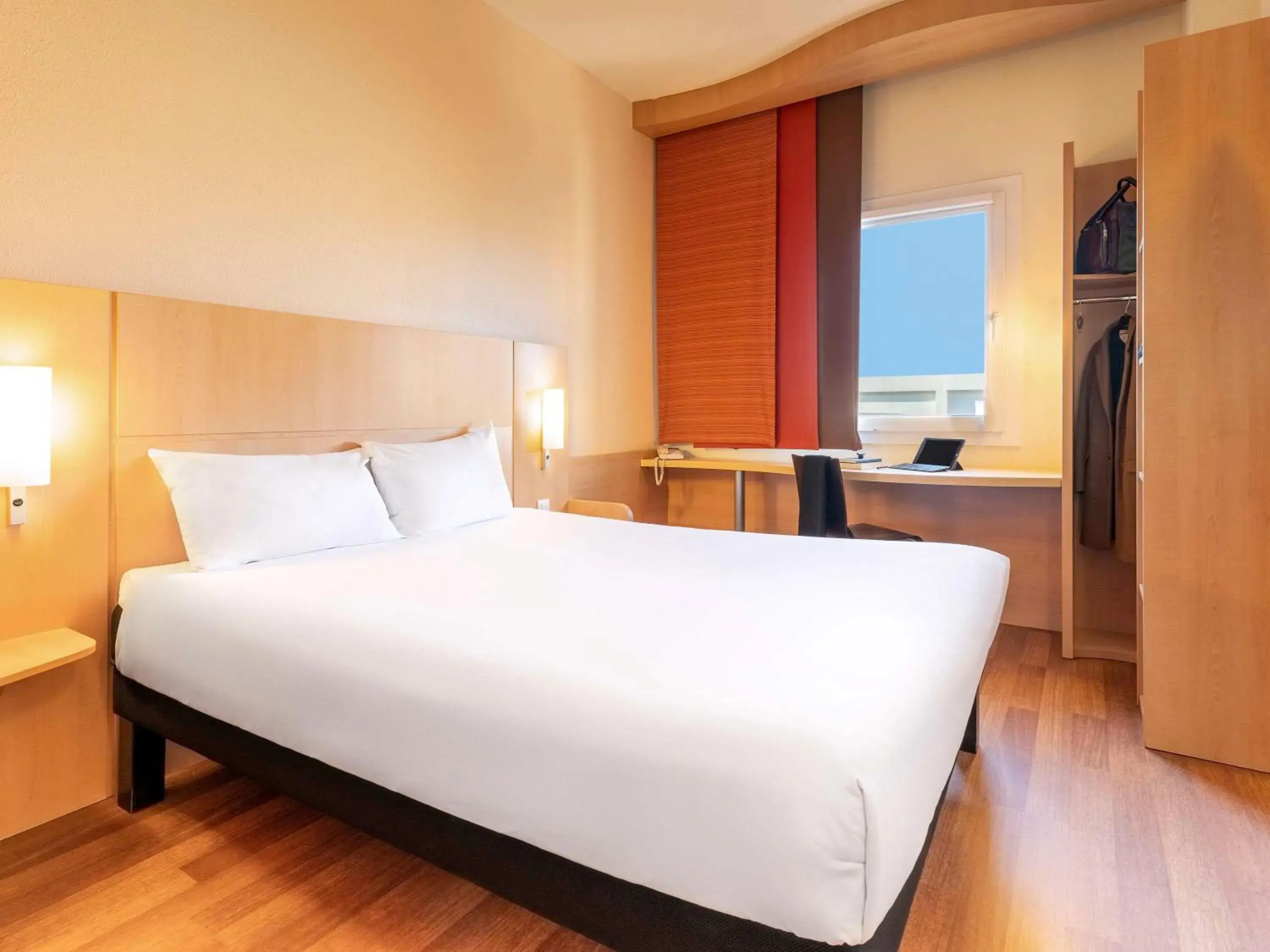 Double Room in Ibis Madrid Calle Alcalá Double Room in Ibis Madrid Calle Alcalá