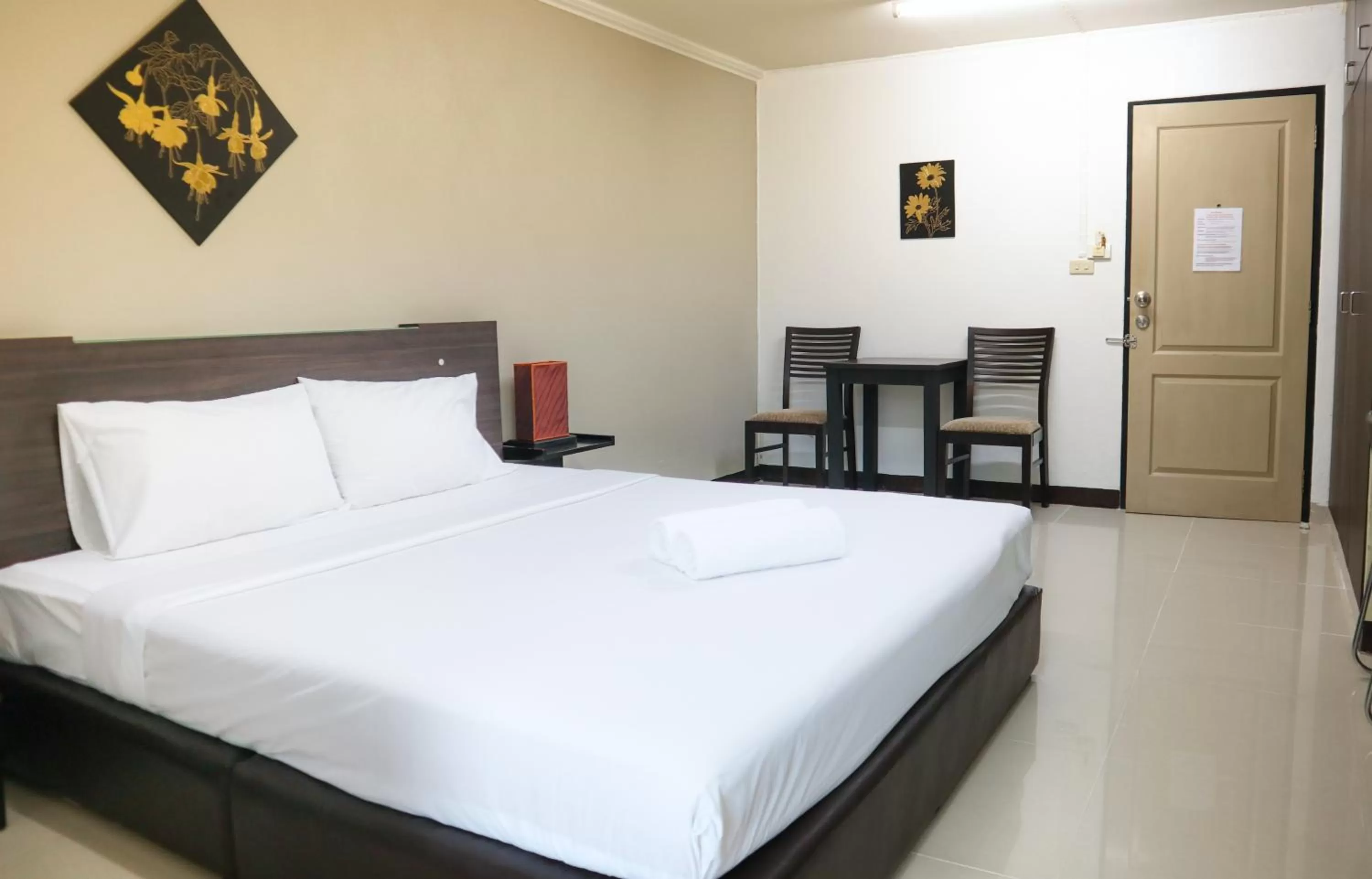 Bedroom, Bed in Smith Residence