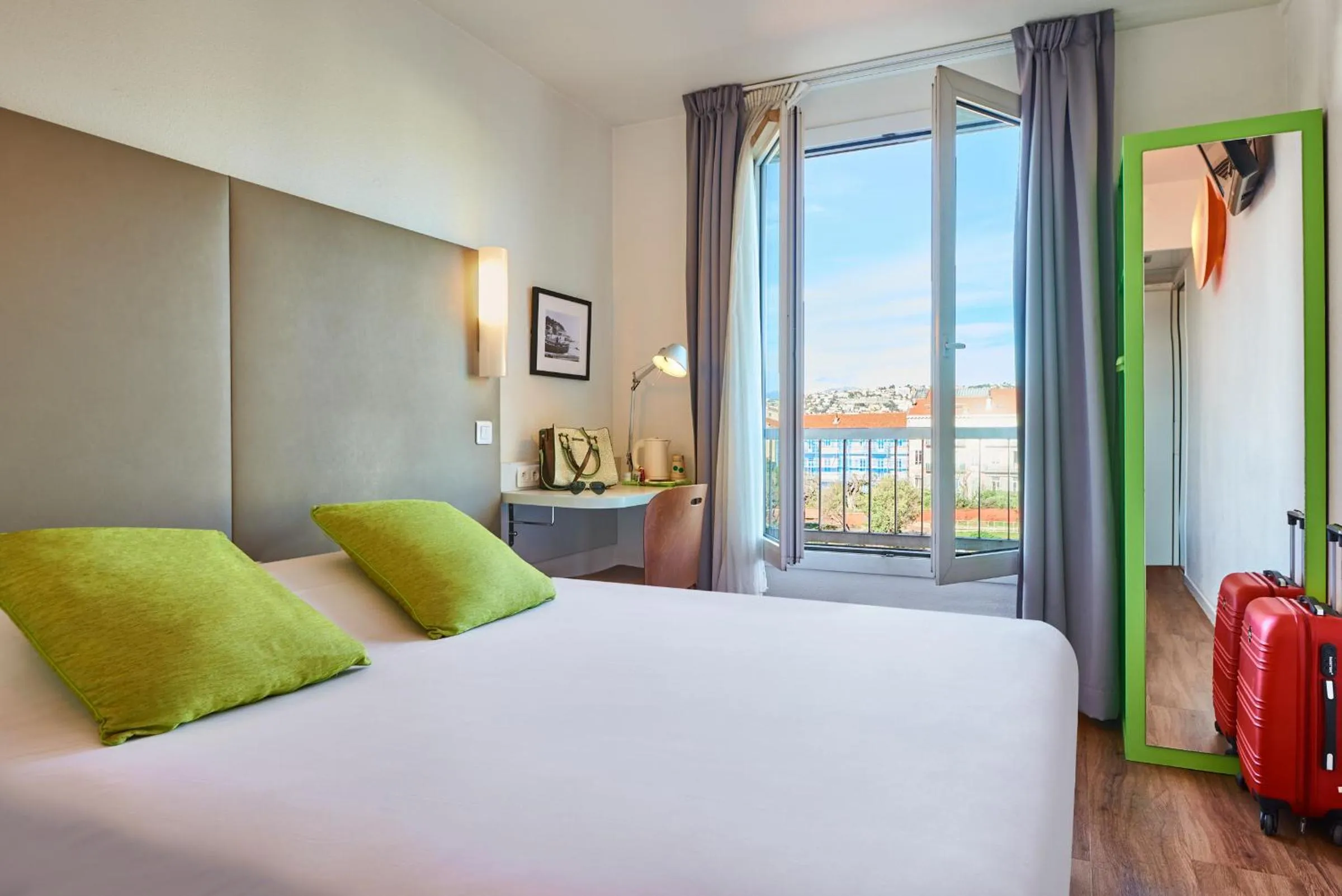 Bed in Campanile Hotel Nice Centre Acropolis