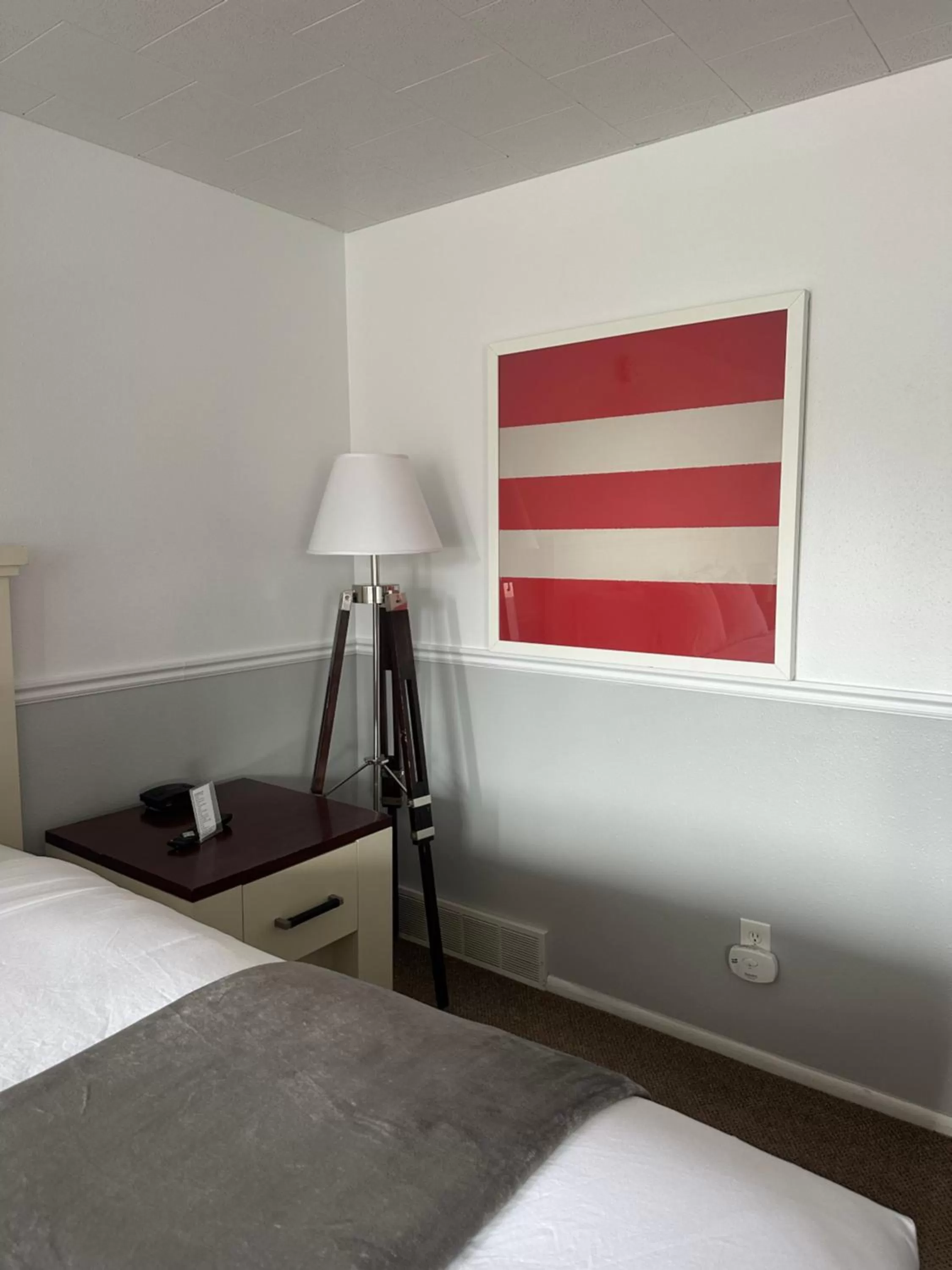 Bed in Fossil Butte Motel