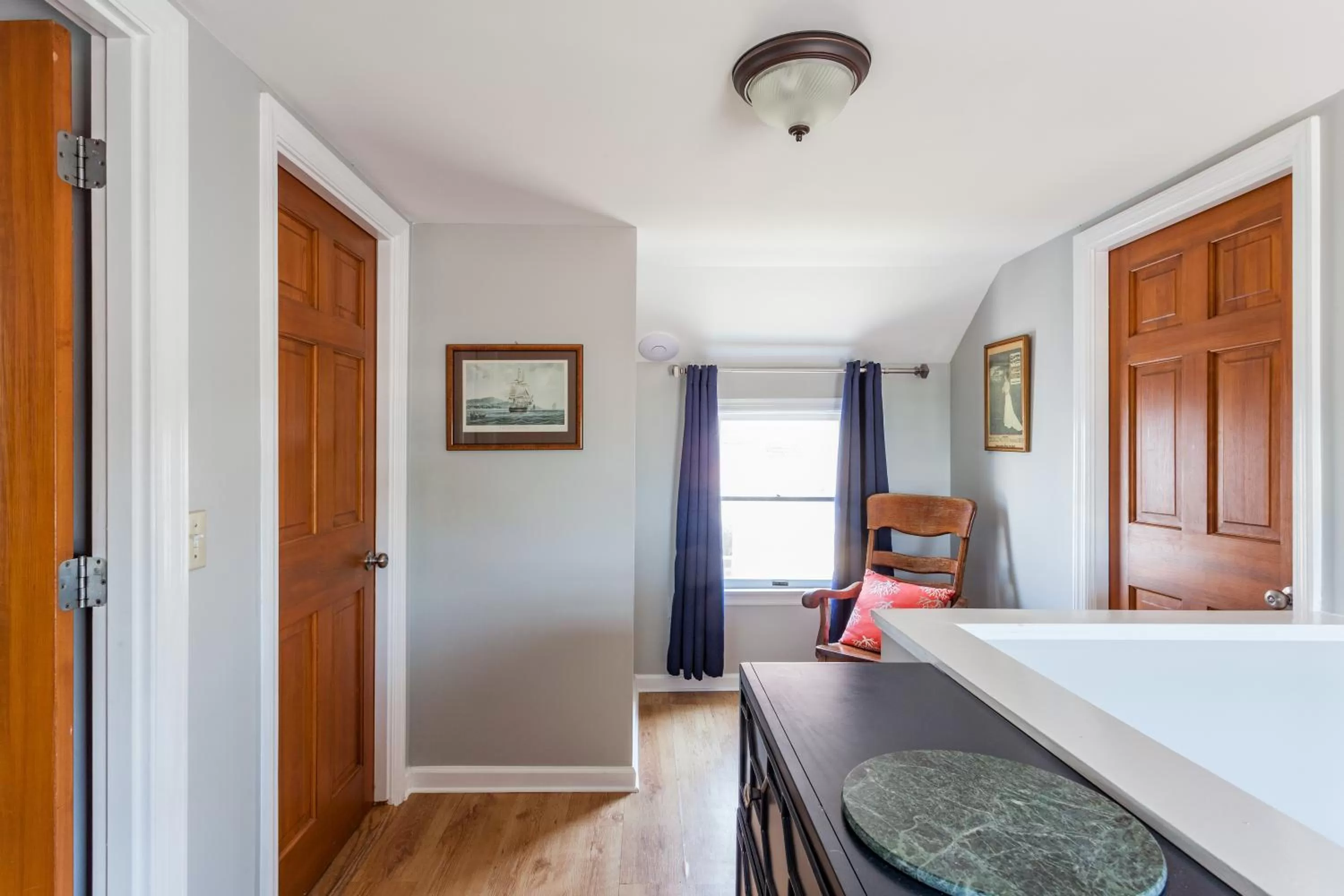 Photo of the whole room in Avonlea