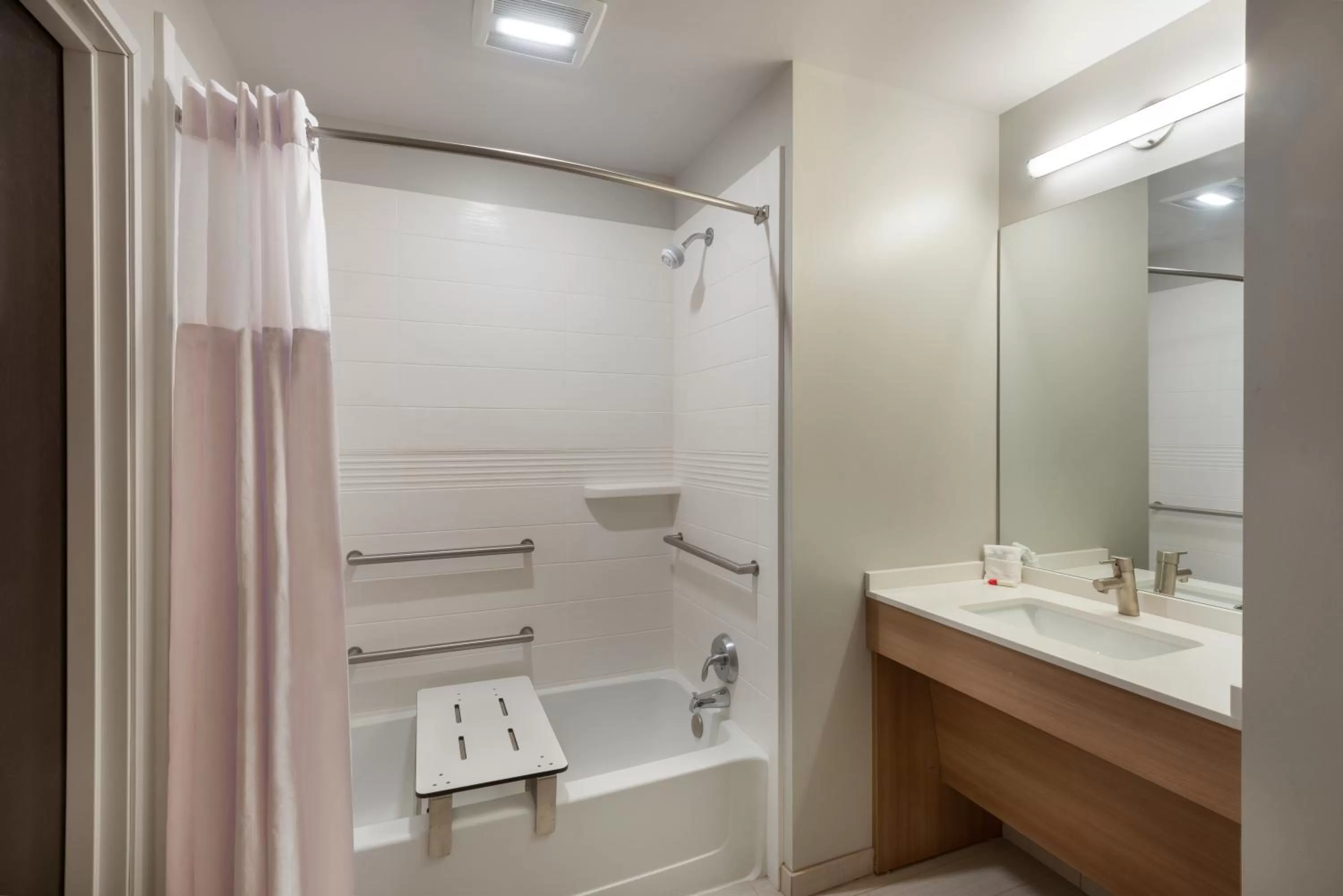 Bathroom in Microtel Inn & Suites by Wyndham Warsaw