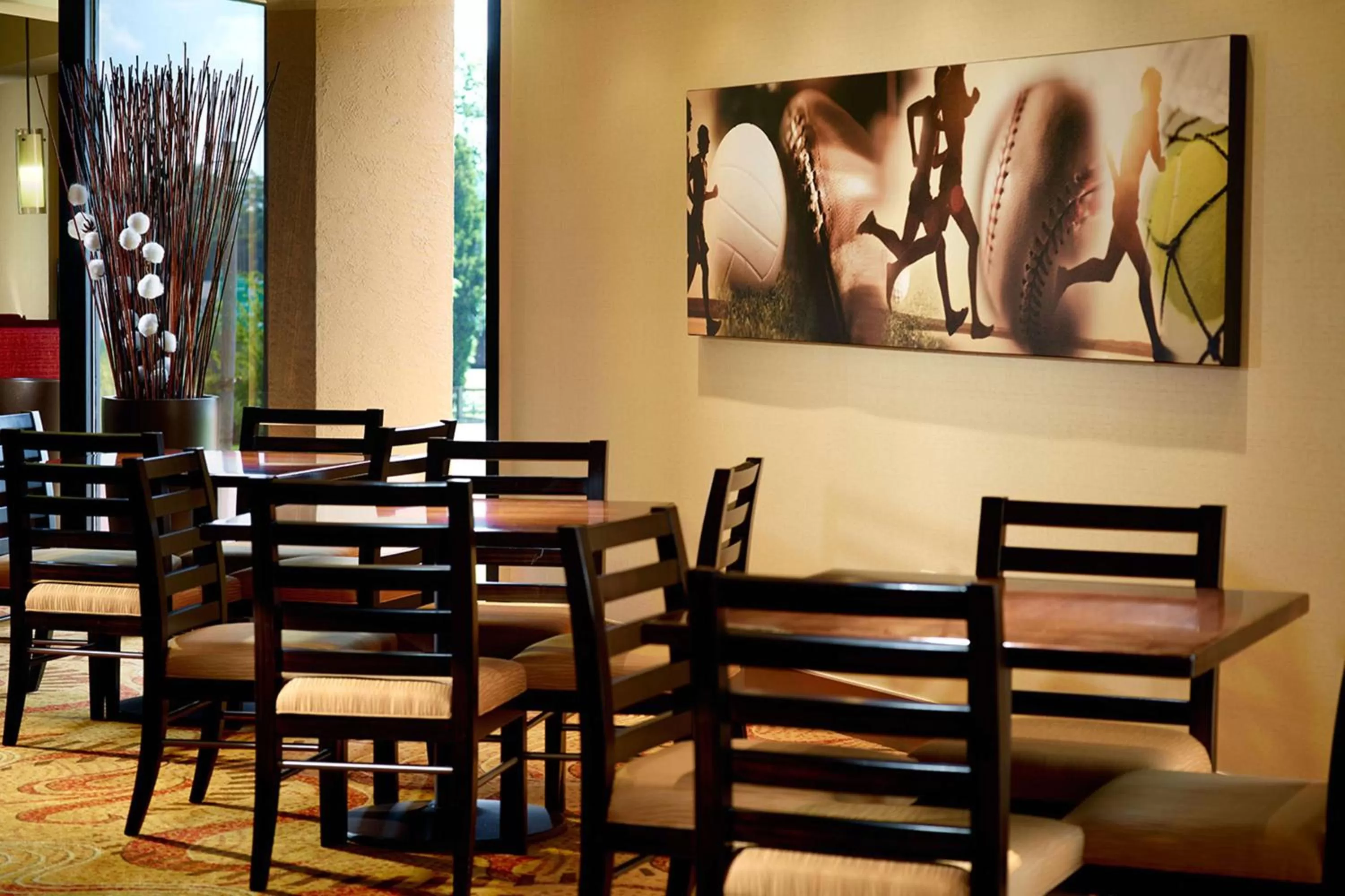 Restaurant/places to eat in Sonesta Nashville Airport