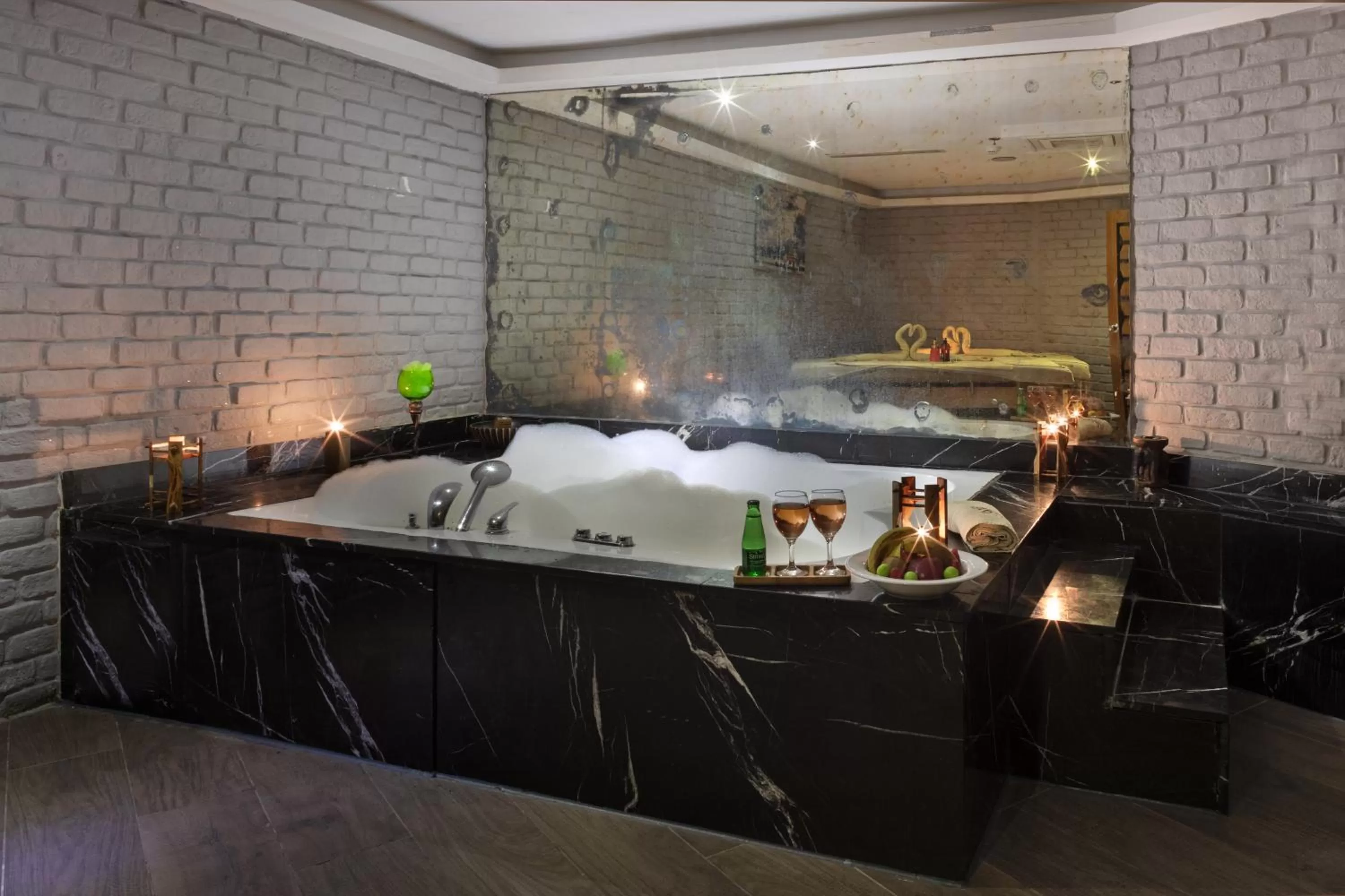 Hot Tub in Mercure Istanbul Bomonti