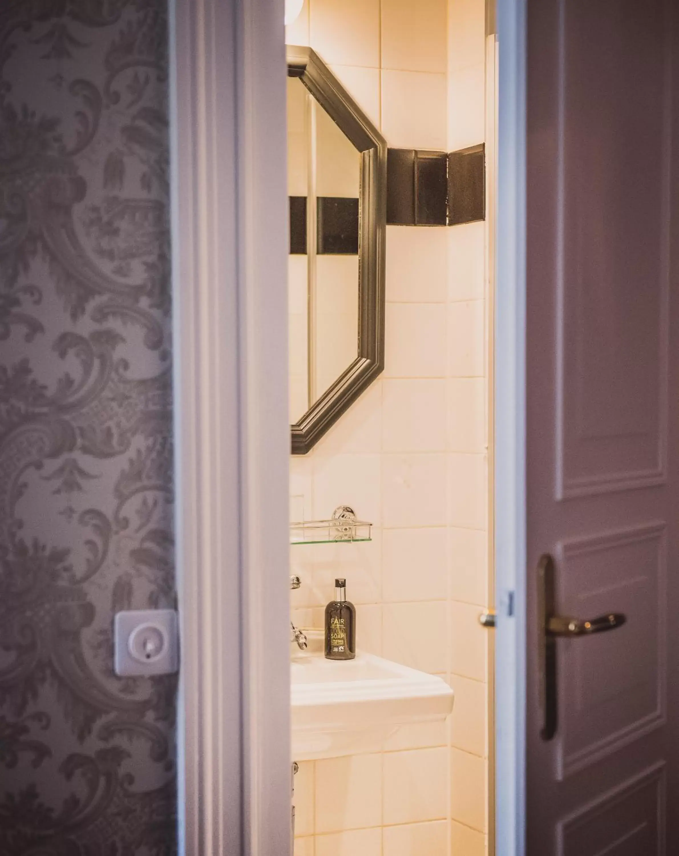 Kabinett Double Room in HENRI Hotel Berlin Kurfürstendamm Kabinett Double Room in HENRI Hotel Berlin Kurfürstendamm