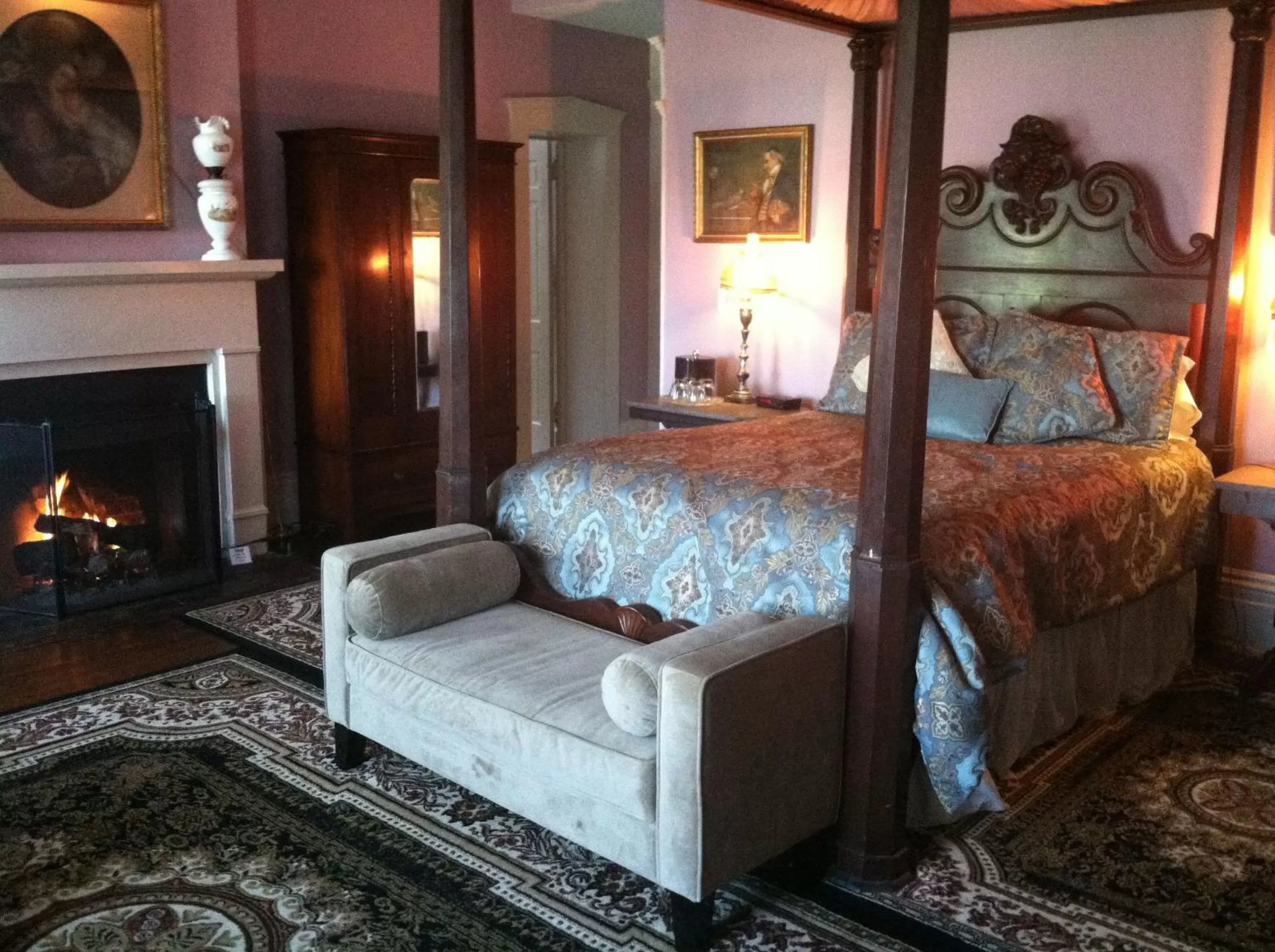 Photo of the whole room, Bed in Corners Mansion Inn - A Bed and Breakfast