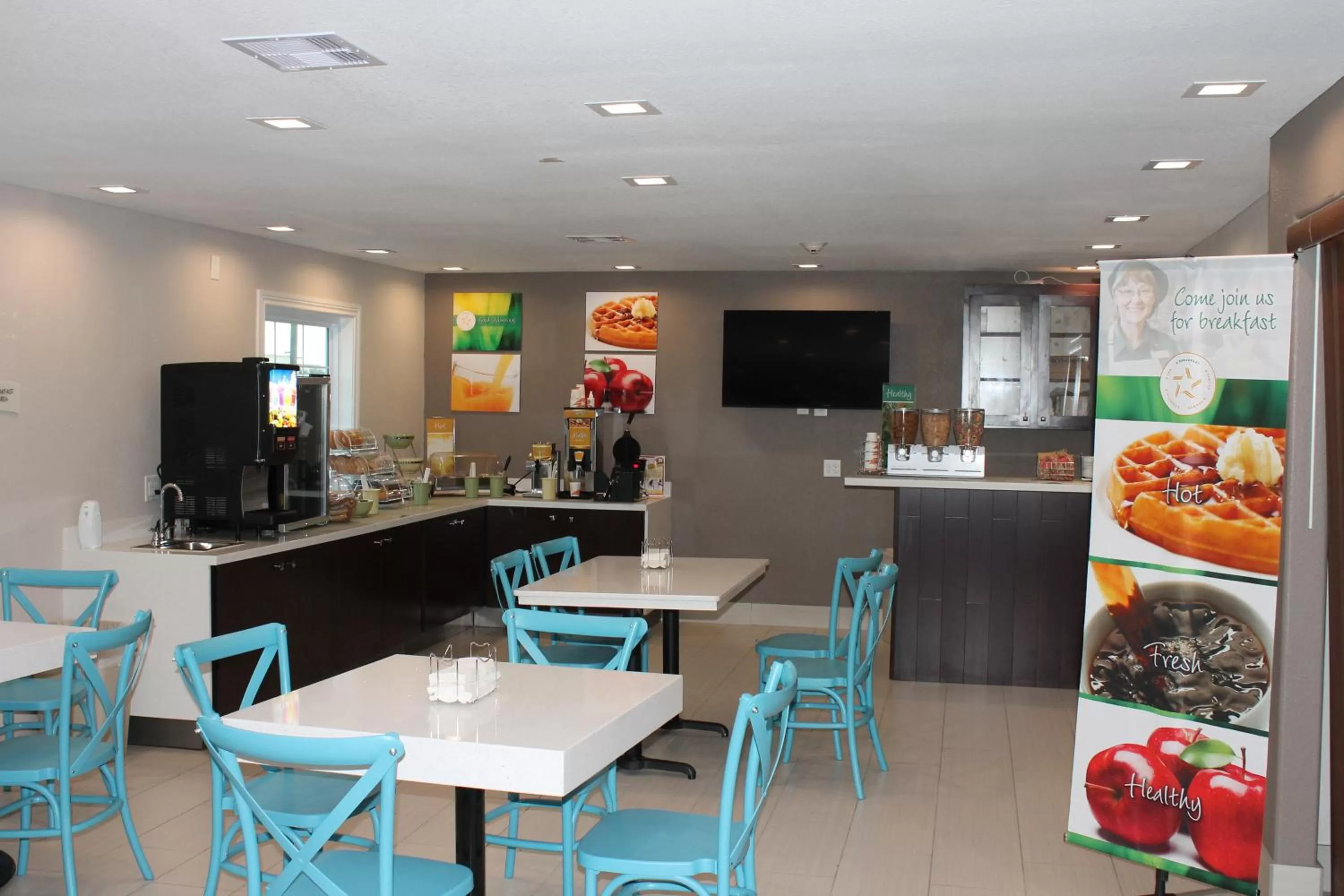 Continental breakfast in Quality Inn & Suites Port Arthur - Nederland