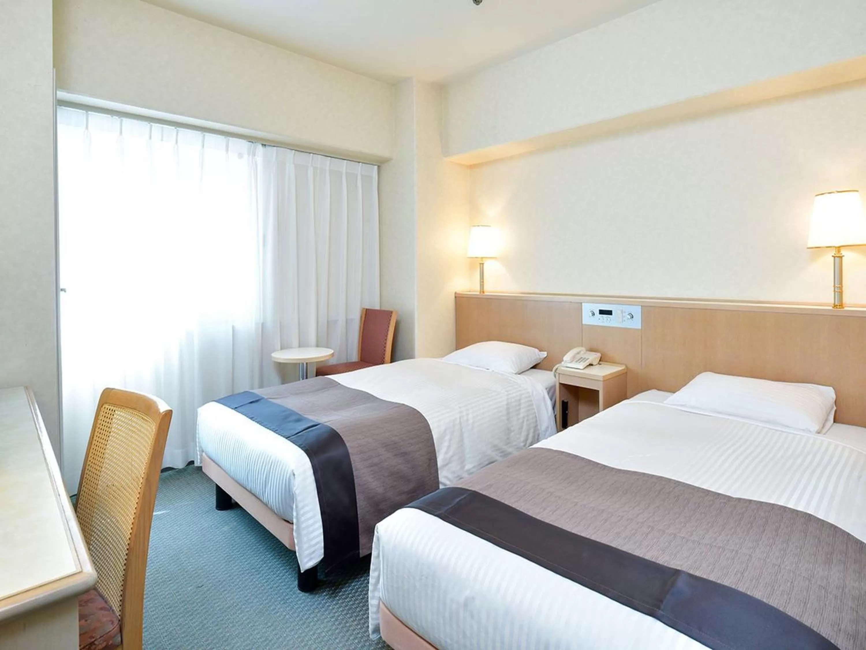 Standard Twin Room - Smoking in HOTEL MYSTAYS Kanazawa Katamachi