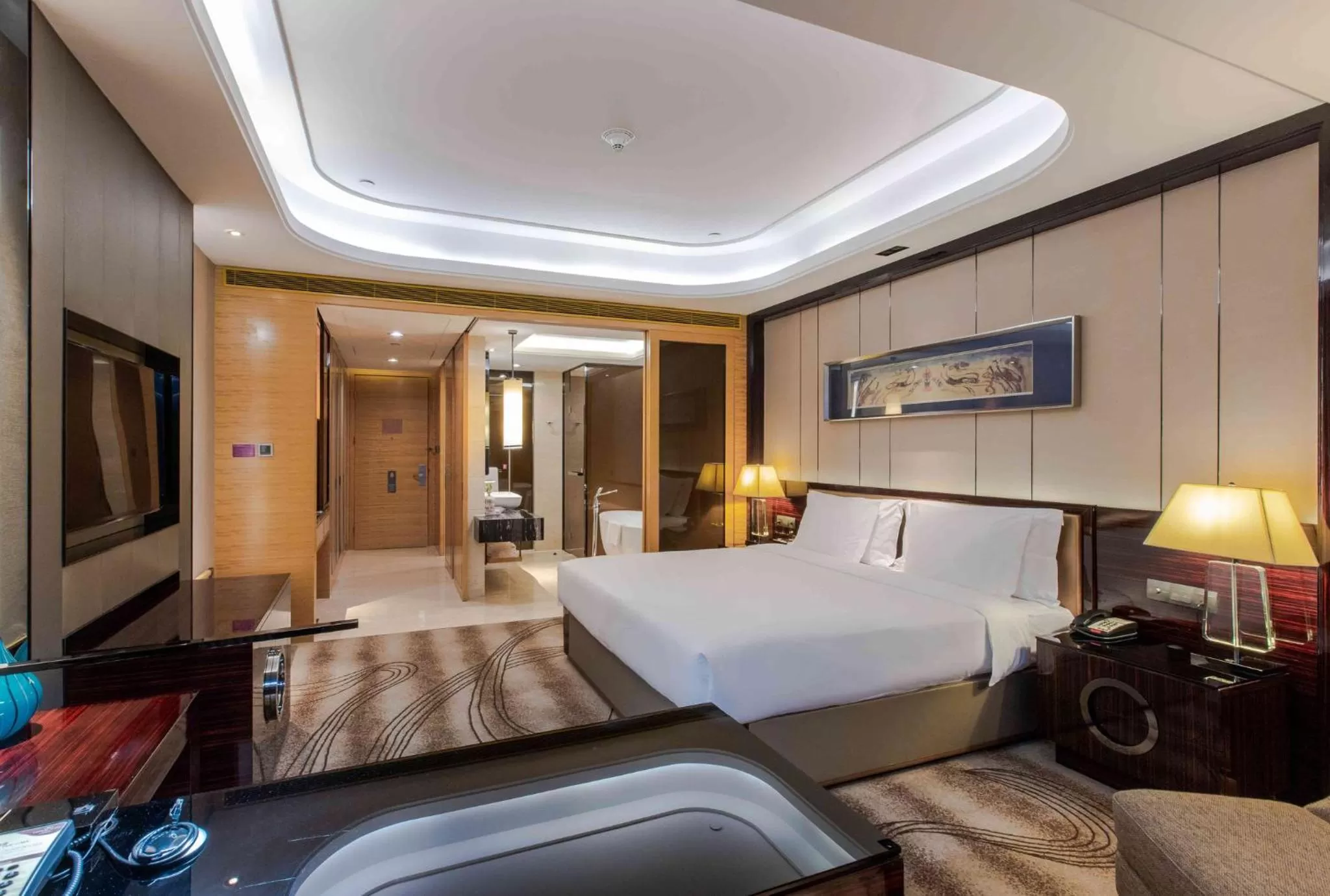 Photo of the whole room, Bed in Crowne Plaza Hotel Lanzhou by IHG