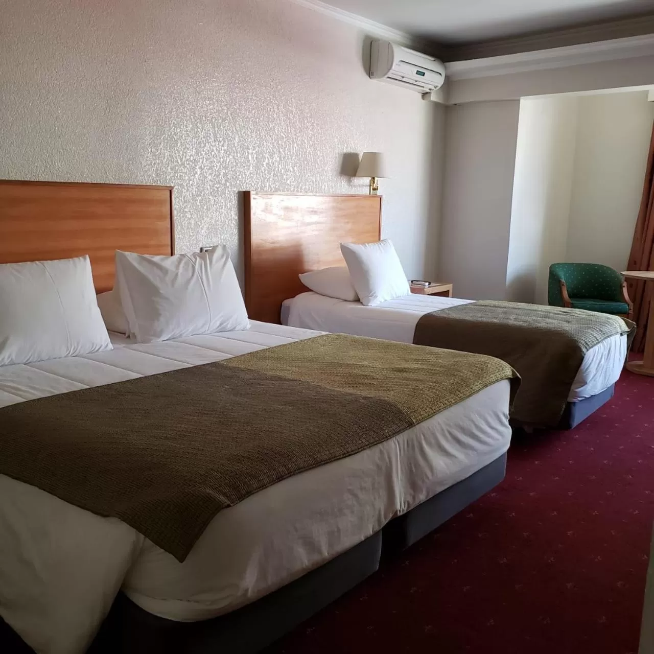 Photo of the whole room, Bed in Hotel Gavina Express