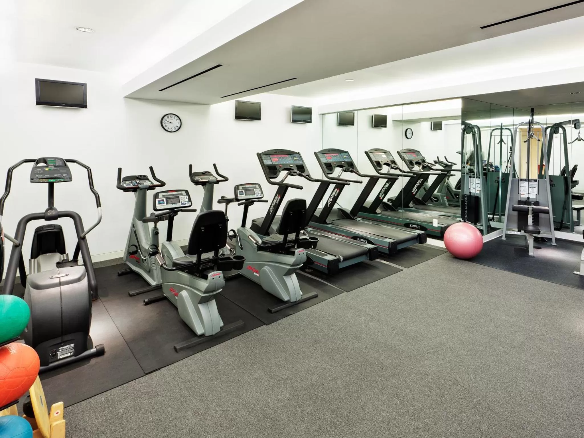 Fitness centre/facilities in Bryant Park Hotel
