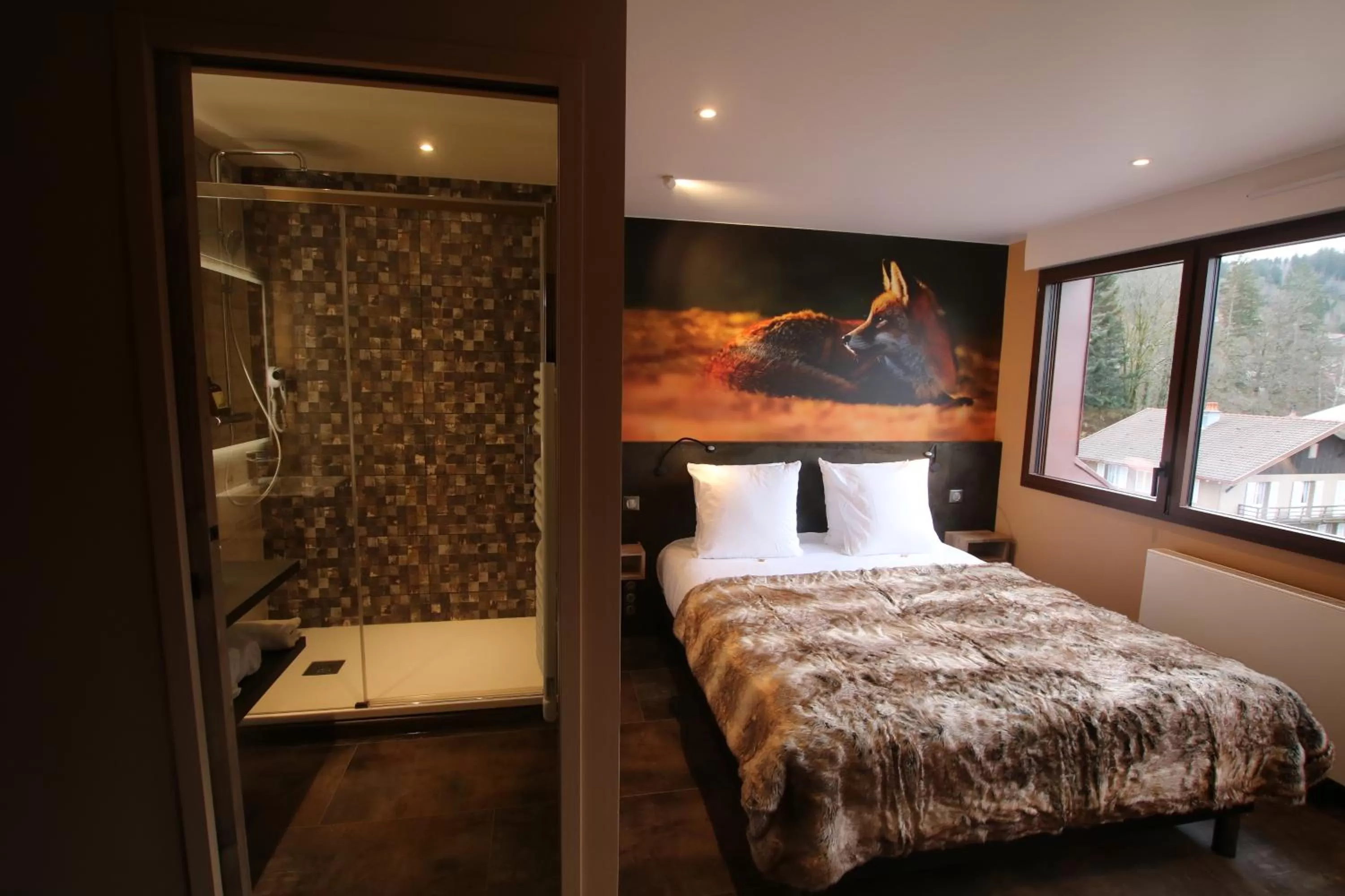 Photo of the whole room, Bed in Les Loges Du Parc