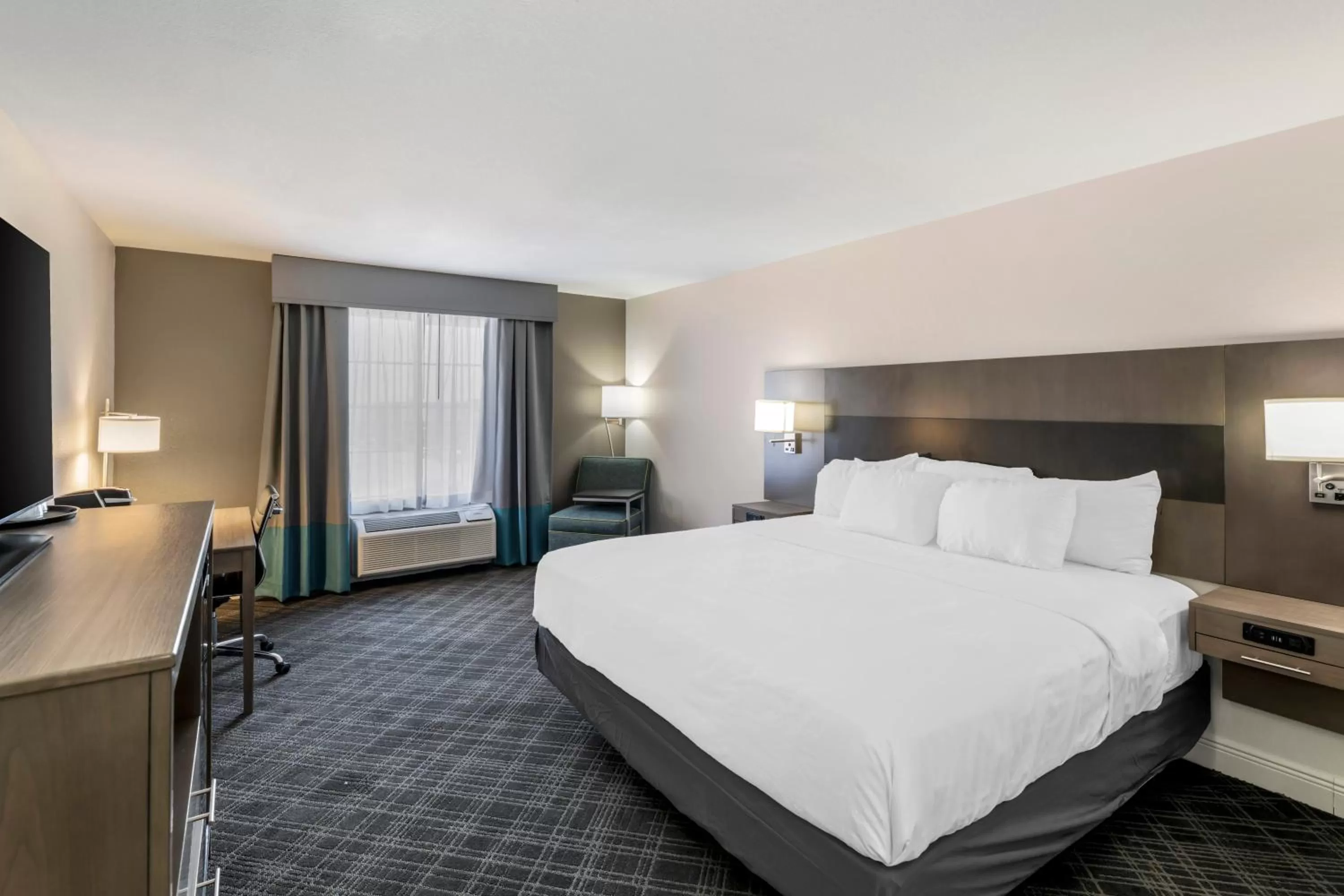 Bed in Comfort Inn & Suites Andrews