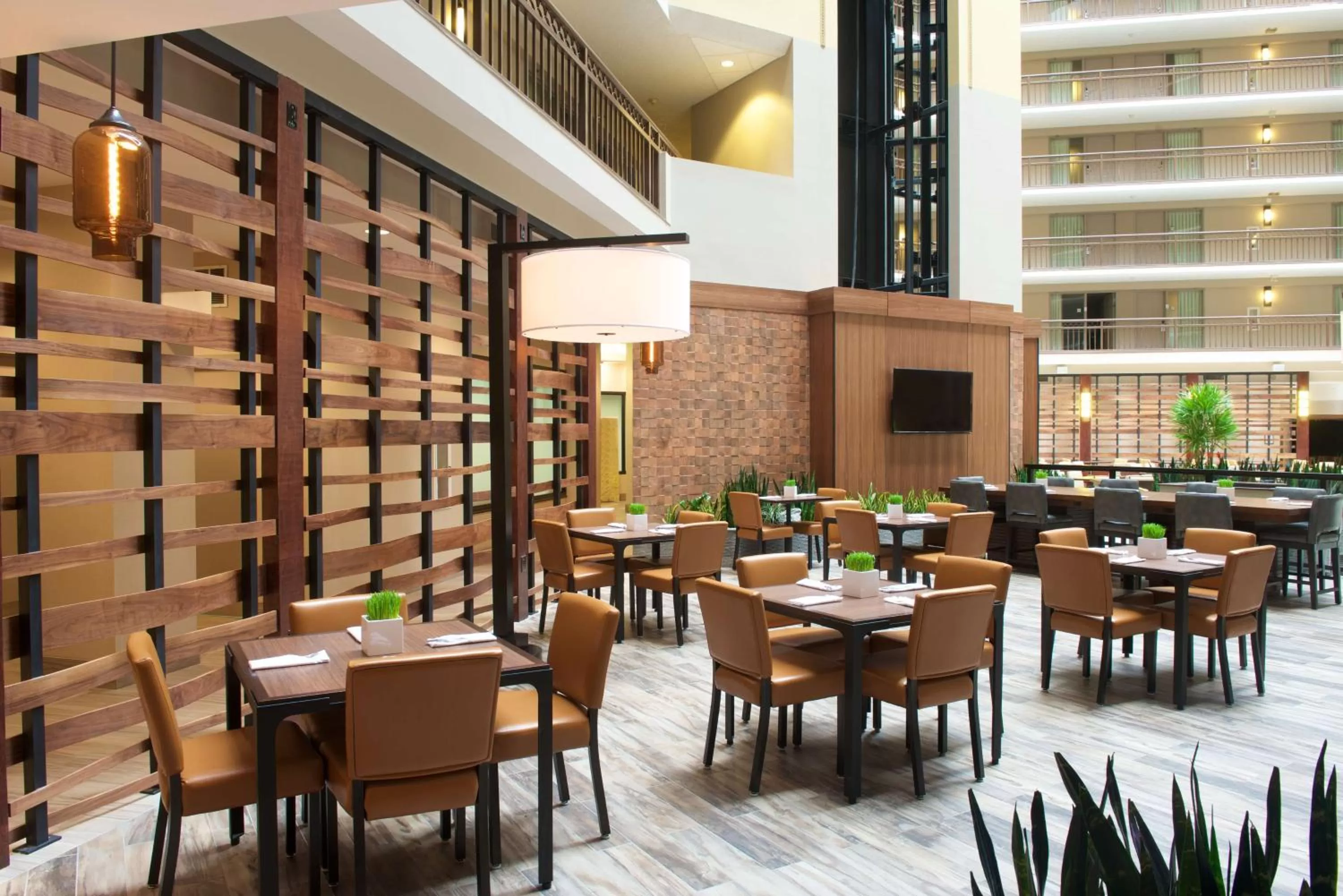 Lobby or reception in Embassy Suites by Hilton Portland Tigard