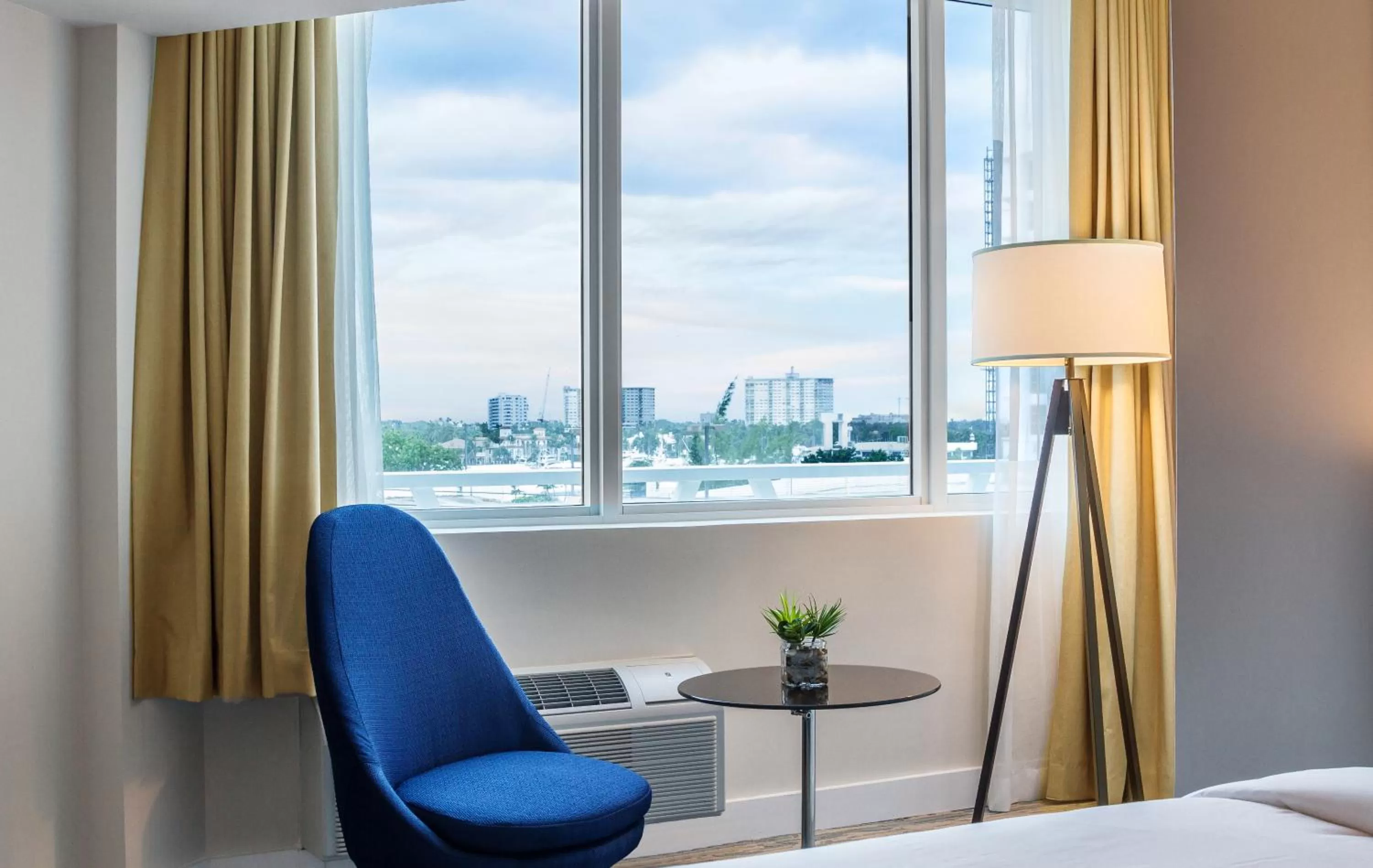 View (from property/room), Bed in B Ocean Resort Fort Lauderdale Beach