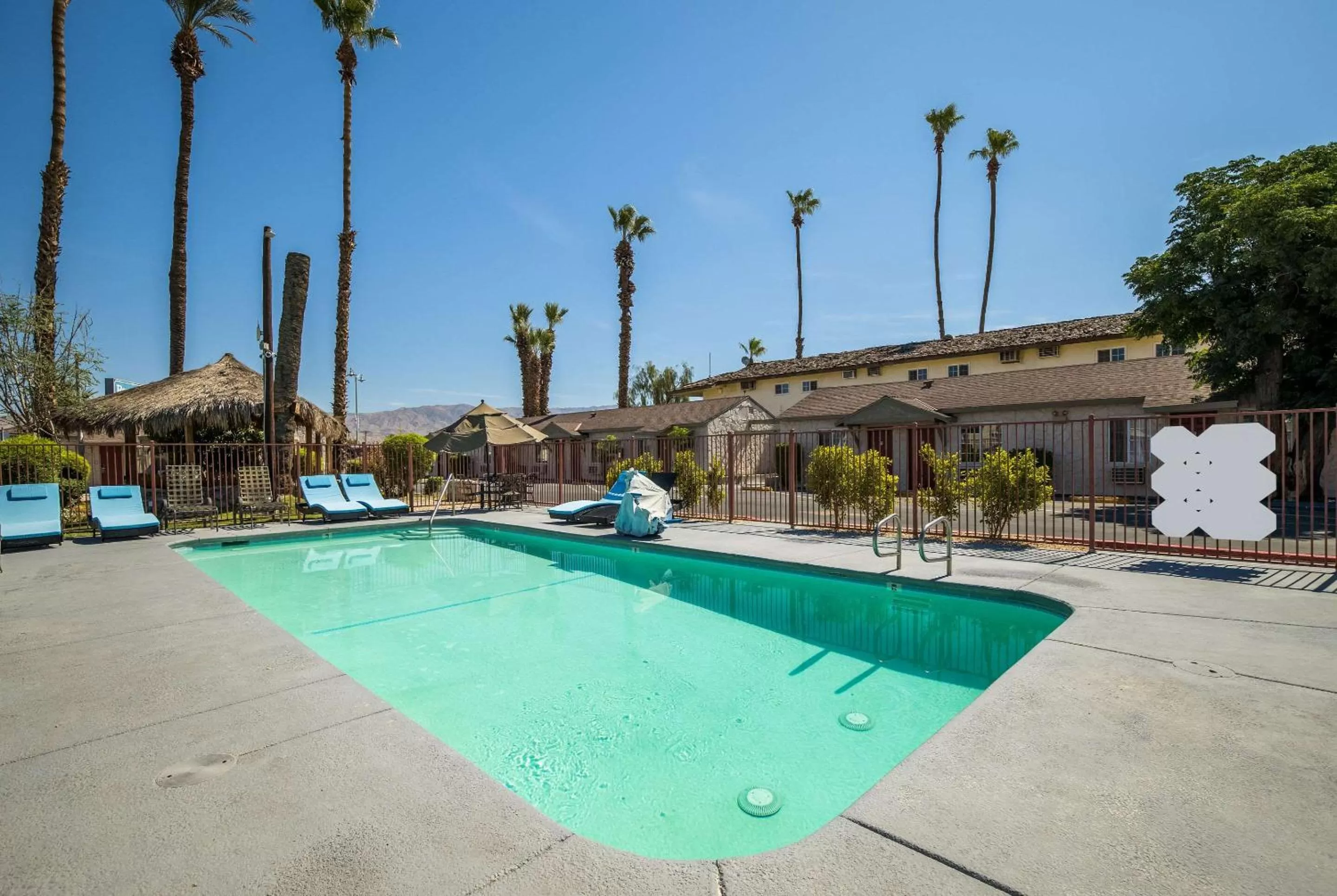 Swimming pool in Rodeway Inn near Coachella