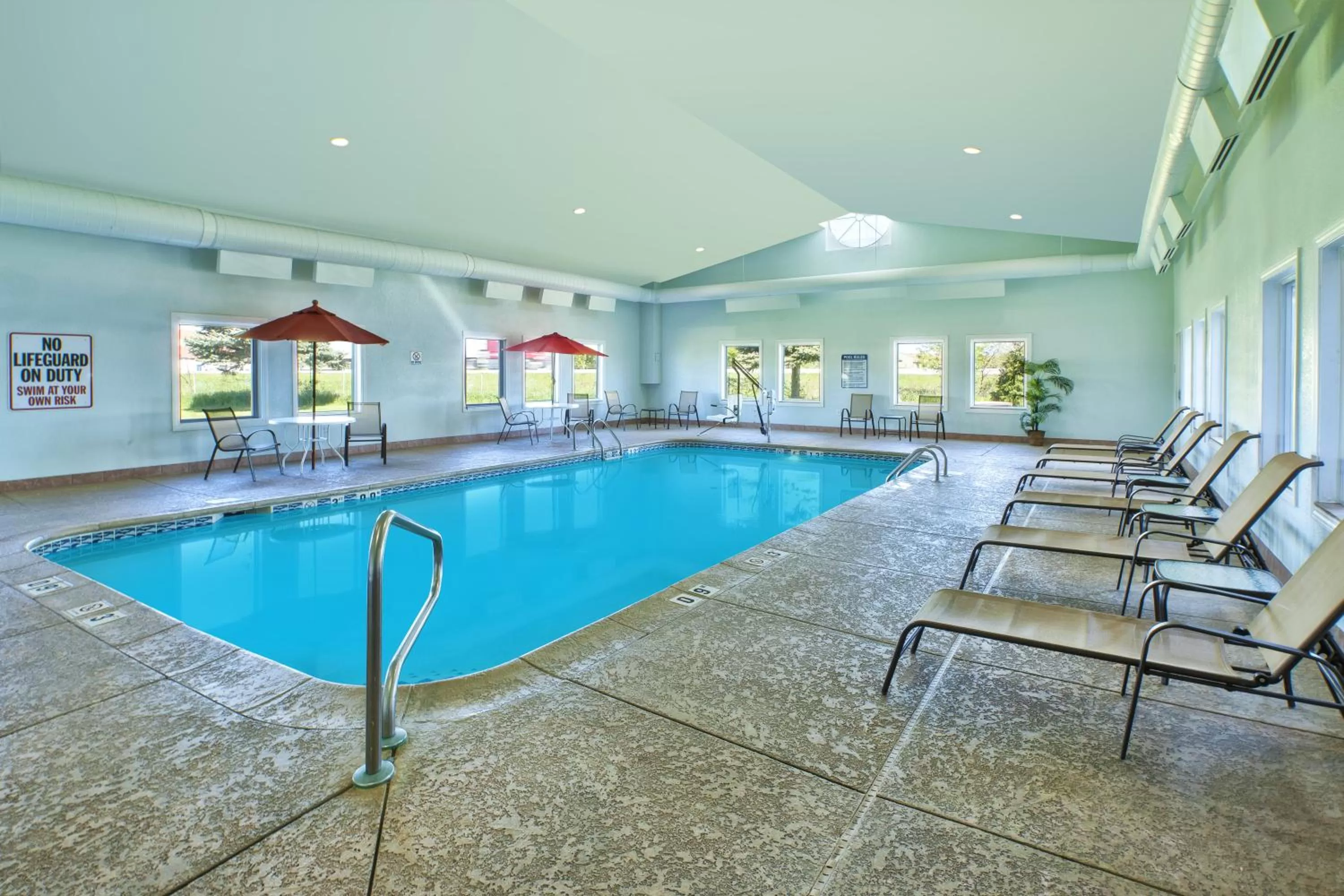 Swimming pool in Country Inn & Suites by Radisson Benton Harbor-St Joseph MI