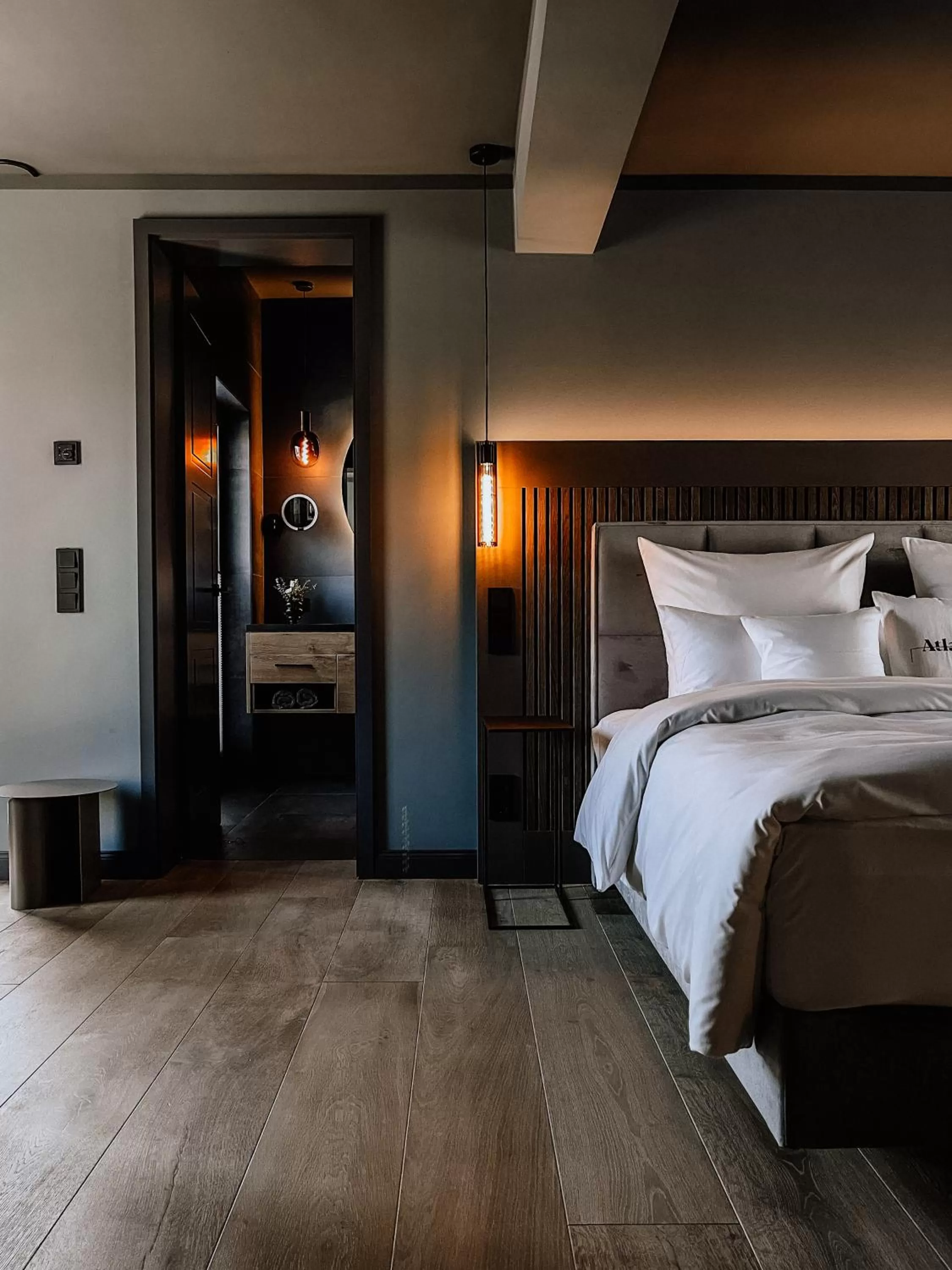 Photo of the whole room, Bed in Hotel Atlantic