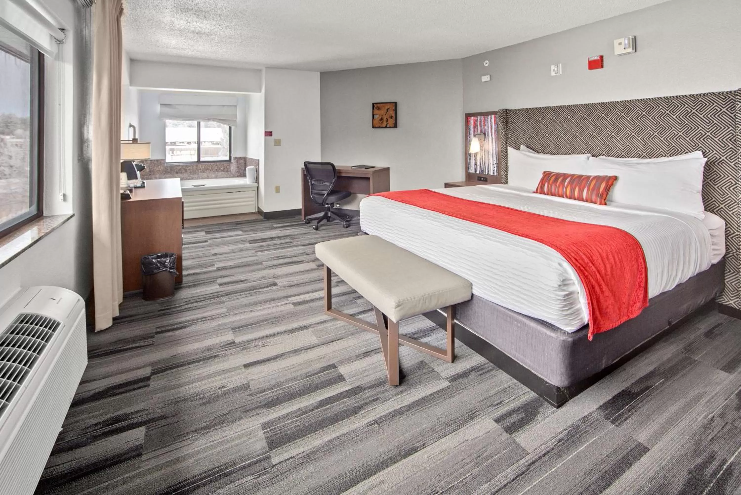 Deluxe King Suite with Spa Bath - Non-Smoking in Best Western Plus McCall Lodge and Suites