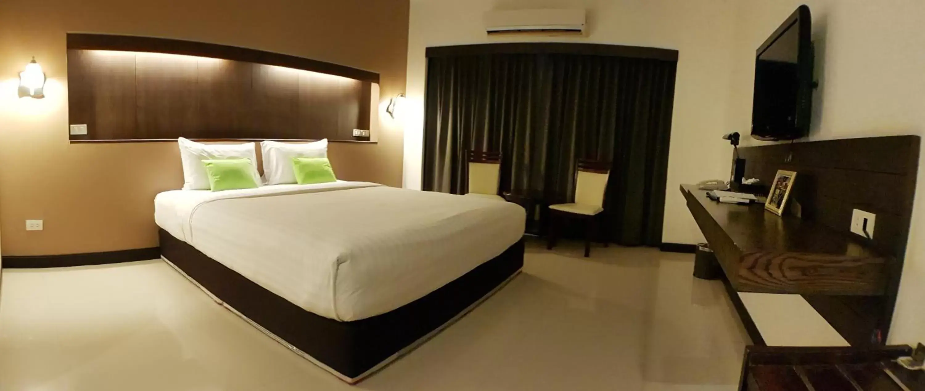 Deluxe Double Room in Major Grand Hotel Deluxe Double Room in Major Grand Hotel